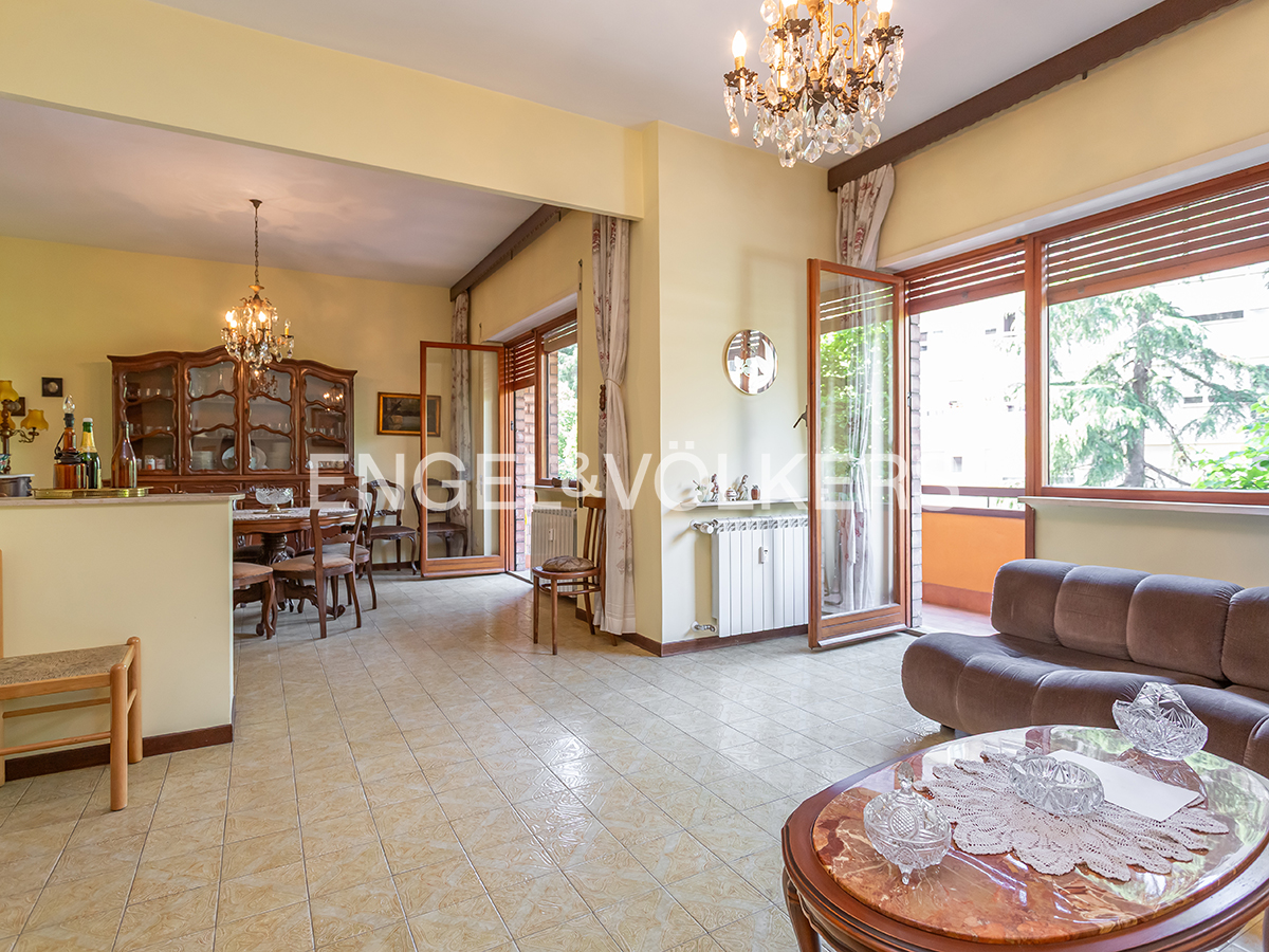 In the heart of Mostacciano, spacious apartment