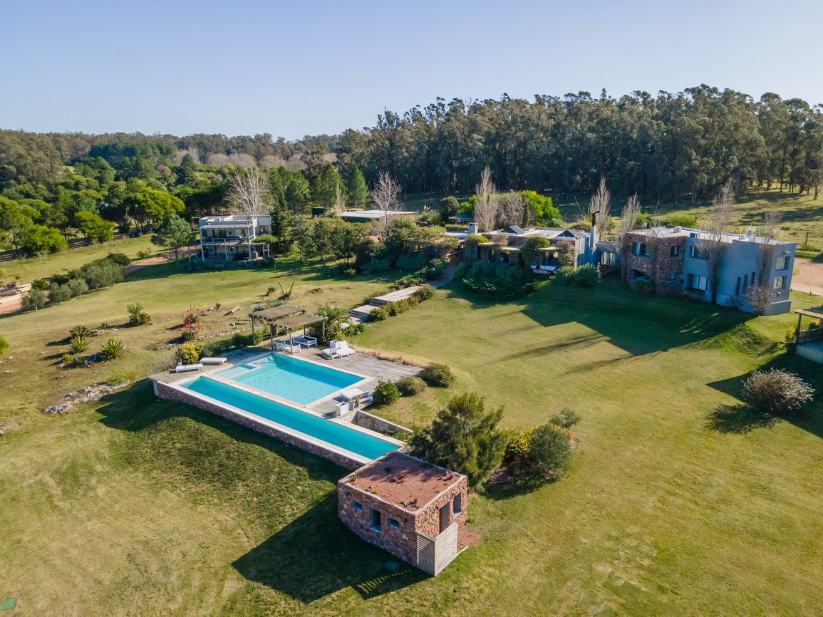 Idyllic country living near to the sea
