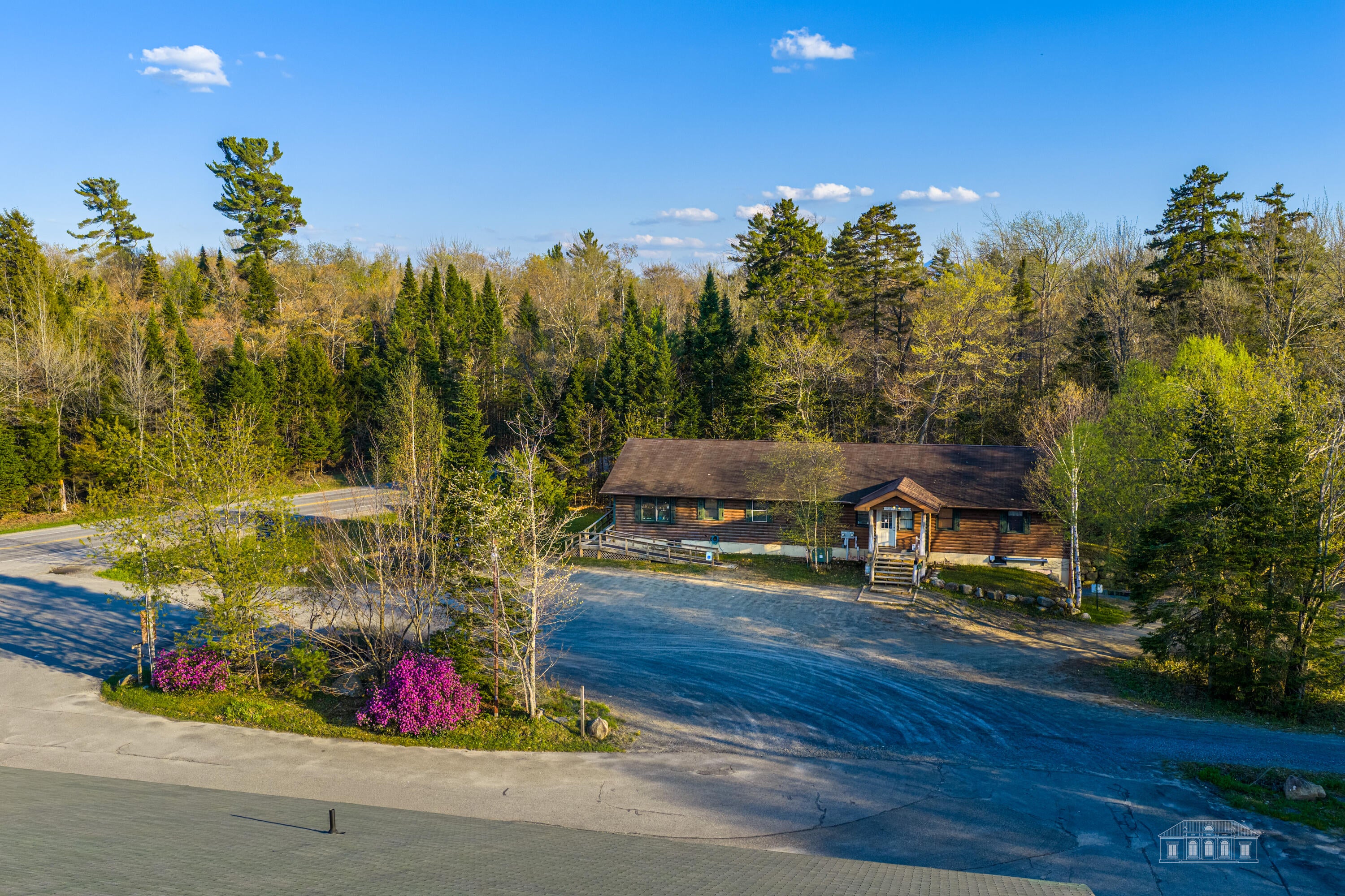 Bring Your Vision to This Well-Located Commercial Property