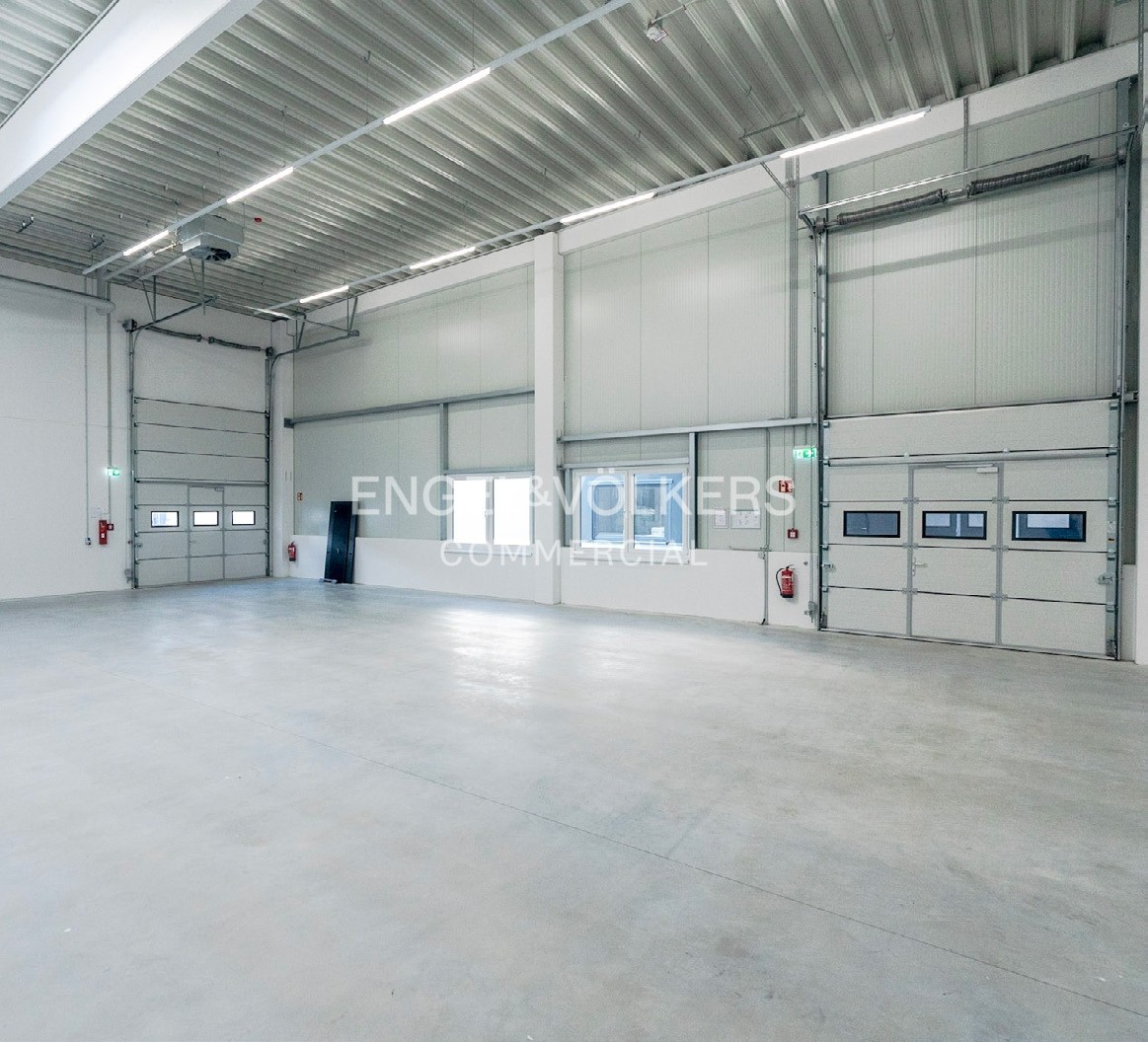 Hallen- und Logistikflächen in direkter BER-Nähe