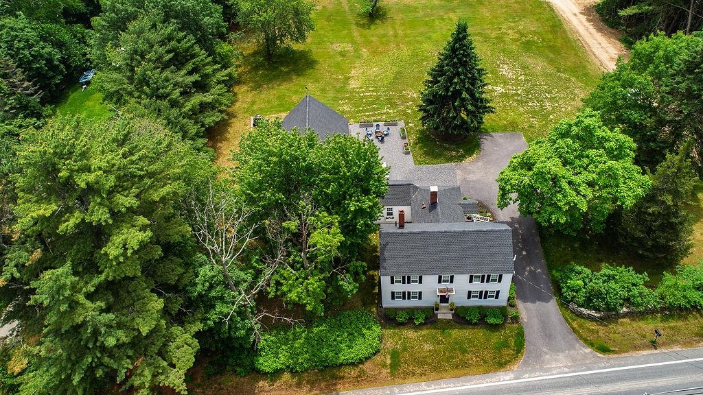 Country Living, Coastal Convenience
