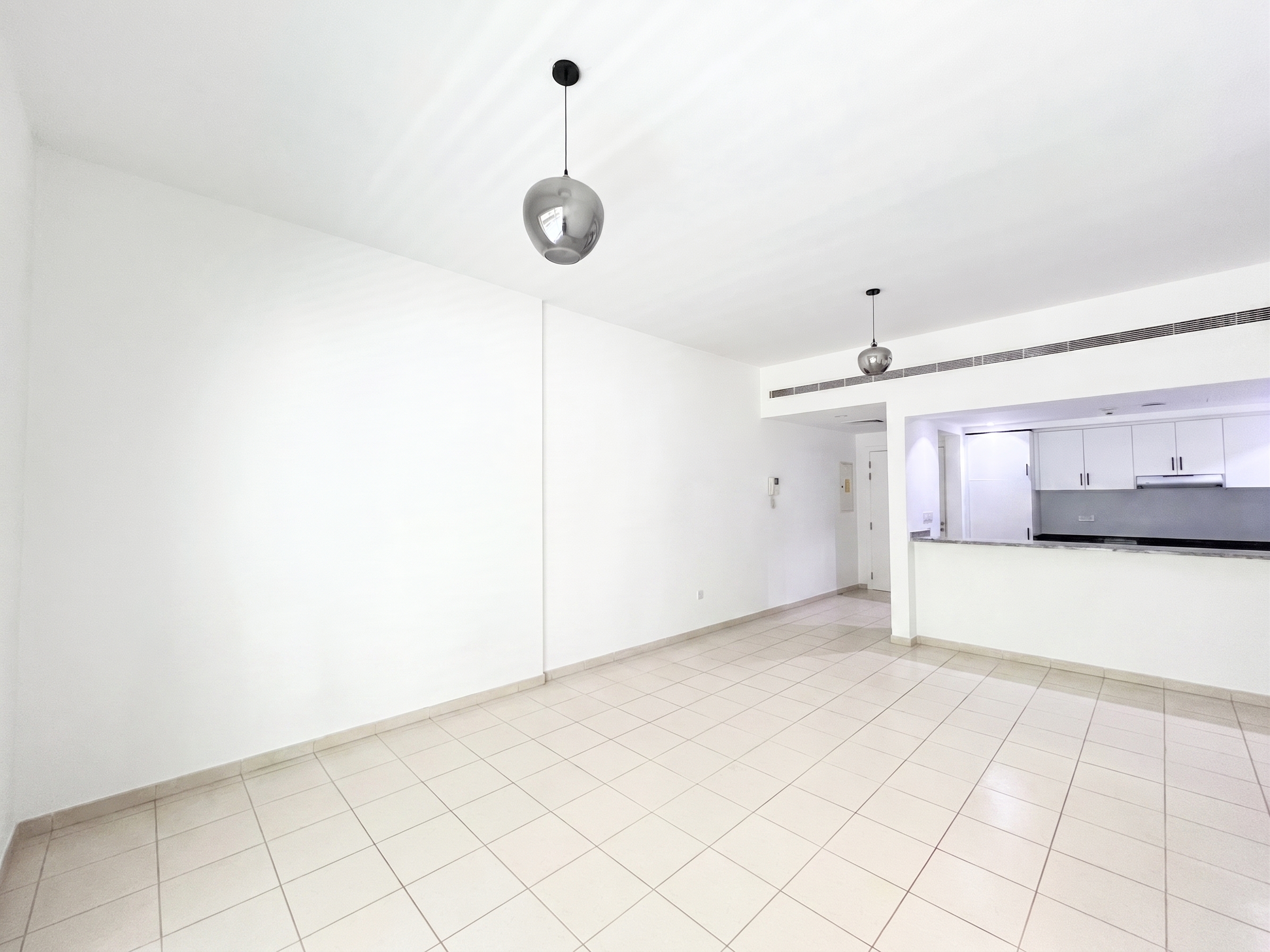 Unfurnished l Vacant l Large Layout