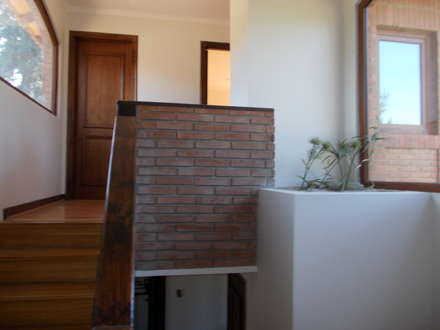Acogedora y sólida casa en Los Pinos