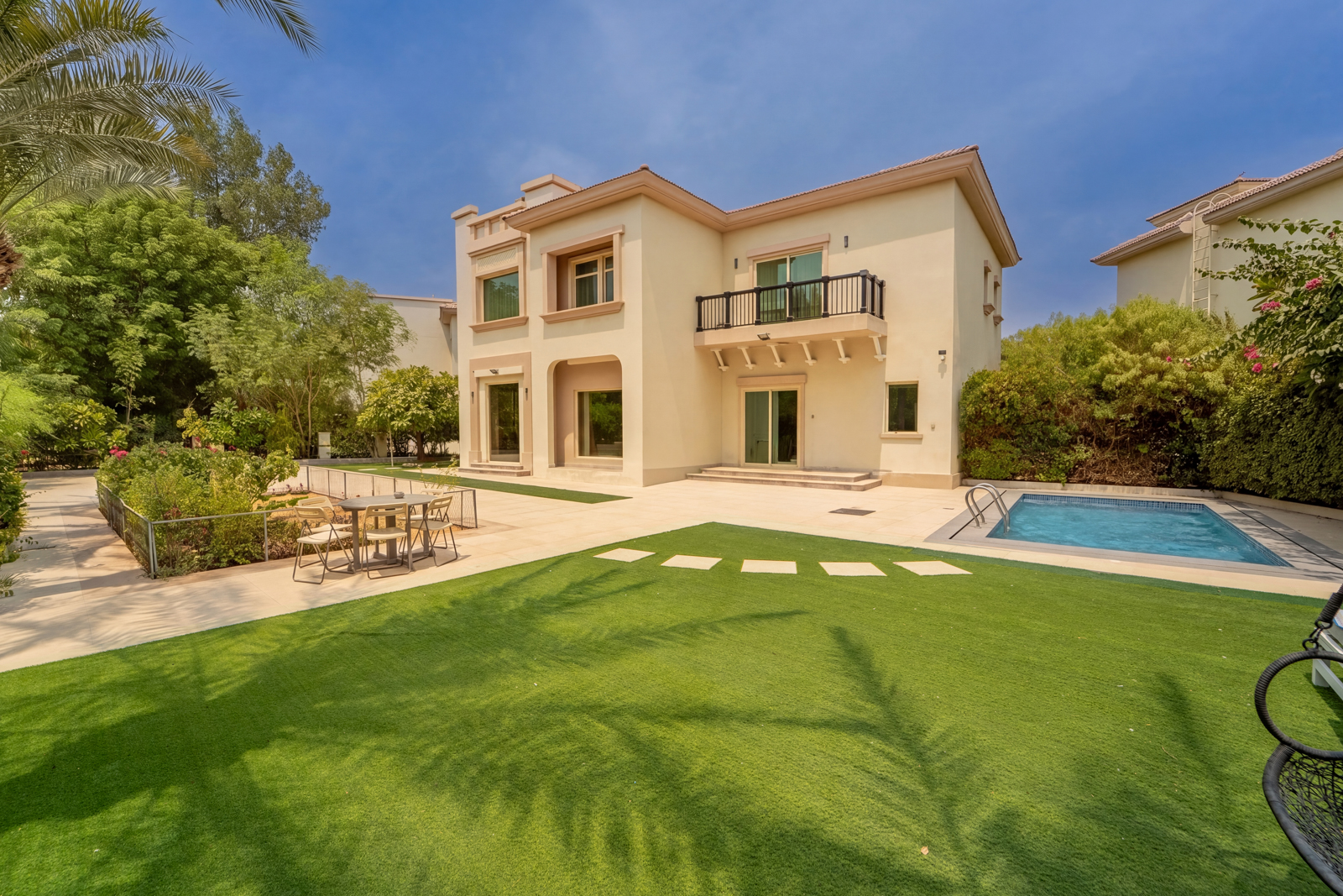 Extended Plot | Rare | Prime Location