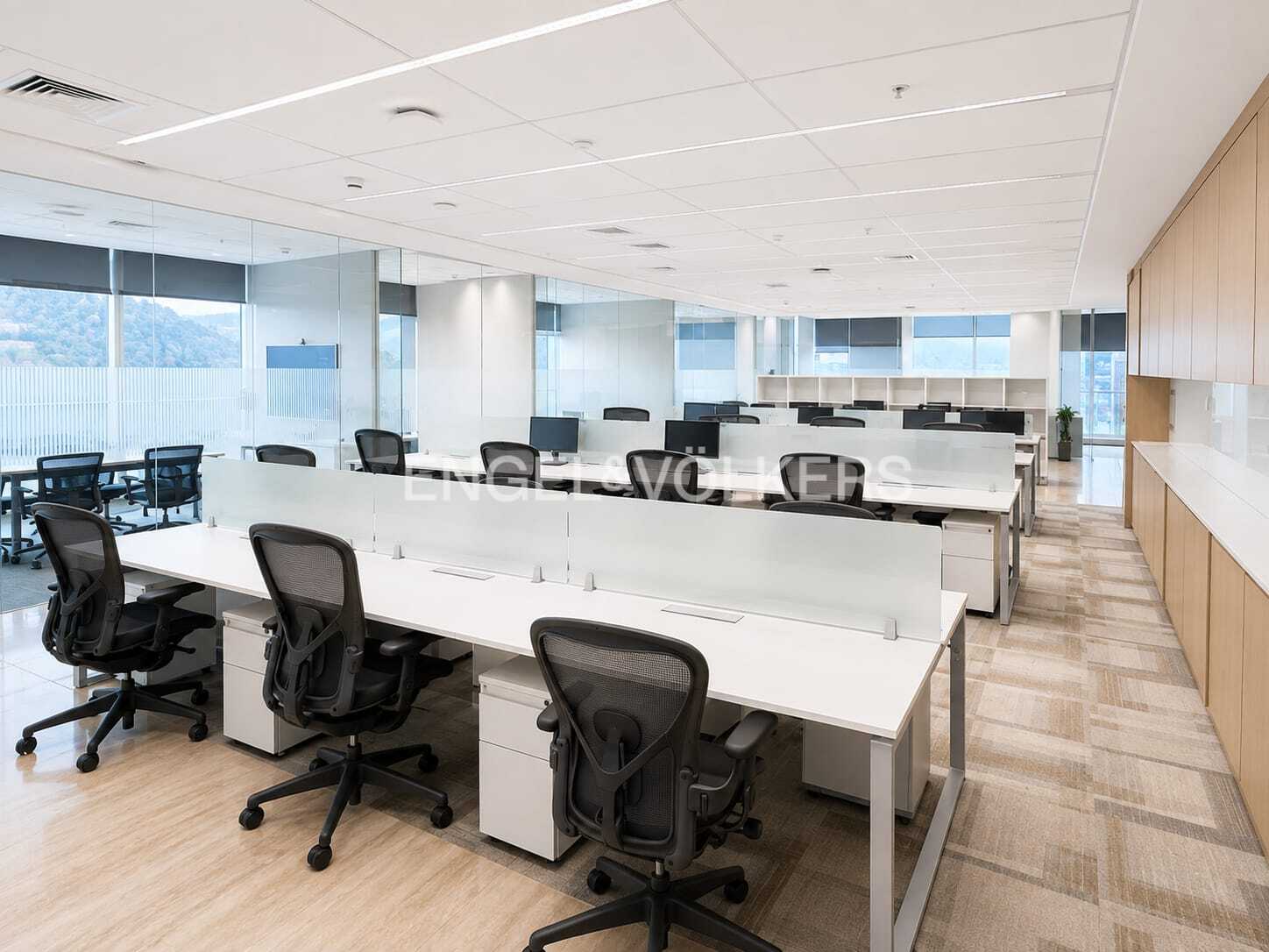 Oficina amoblada en arriendo Providencia 370 m2