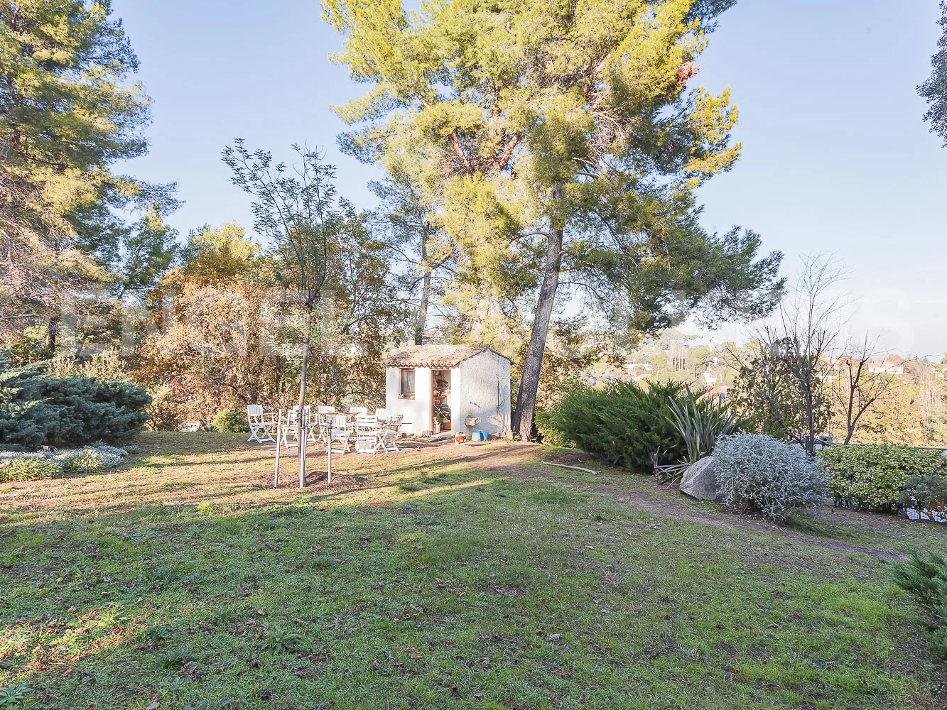 Incredible plot in Bellaterra for sale