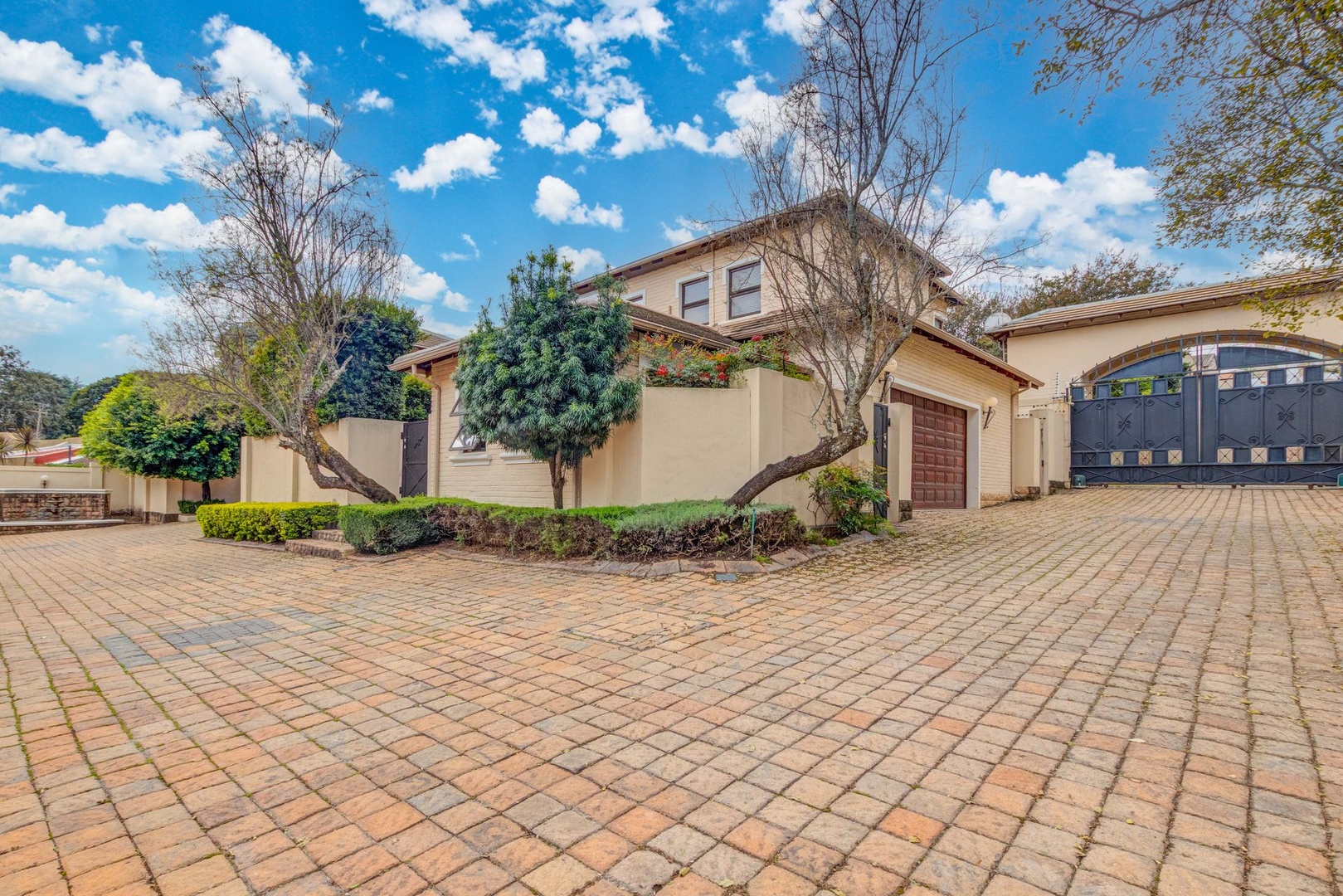 Fully Furnished Elegant Double-Storey 3-Bedroom Home in Woodmead