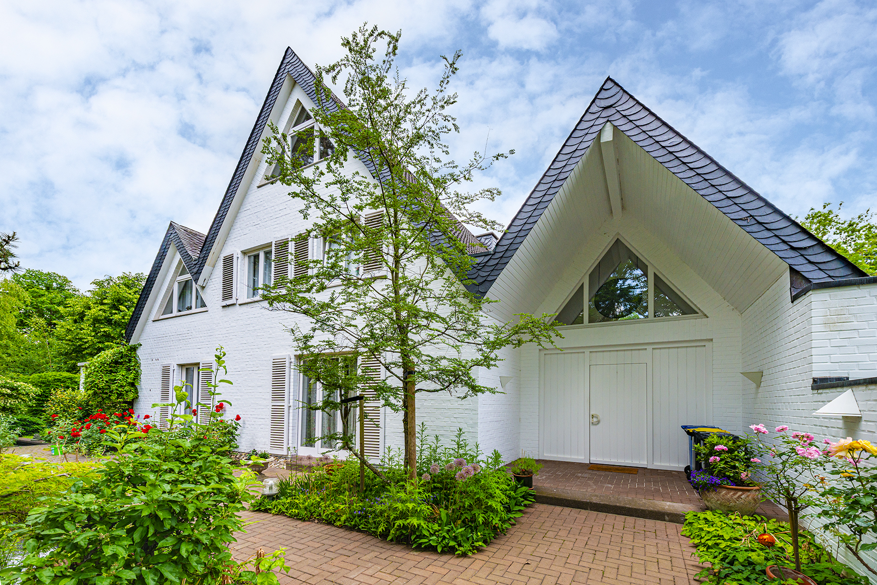 Klassische Eleganz in Bestlage – Exklusives Villenanwesen im Bunten Garten