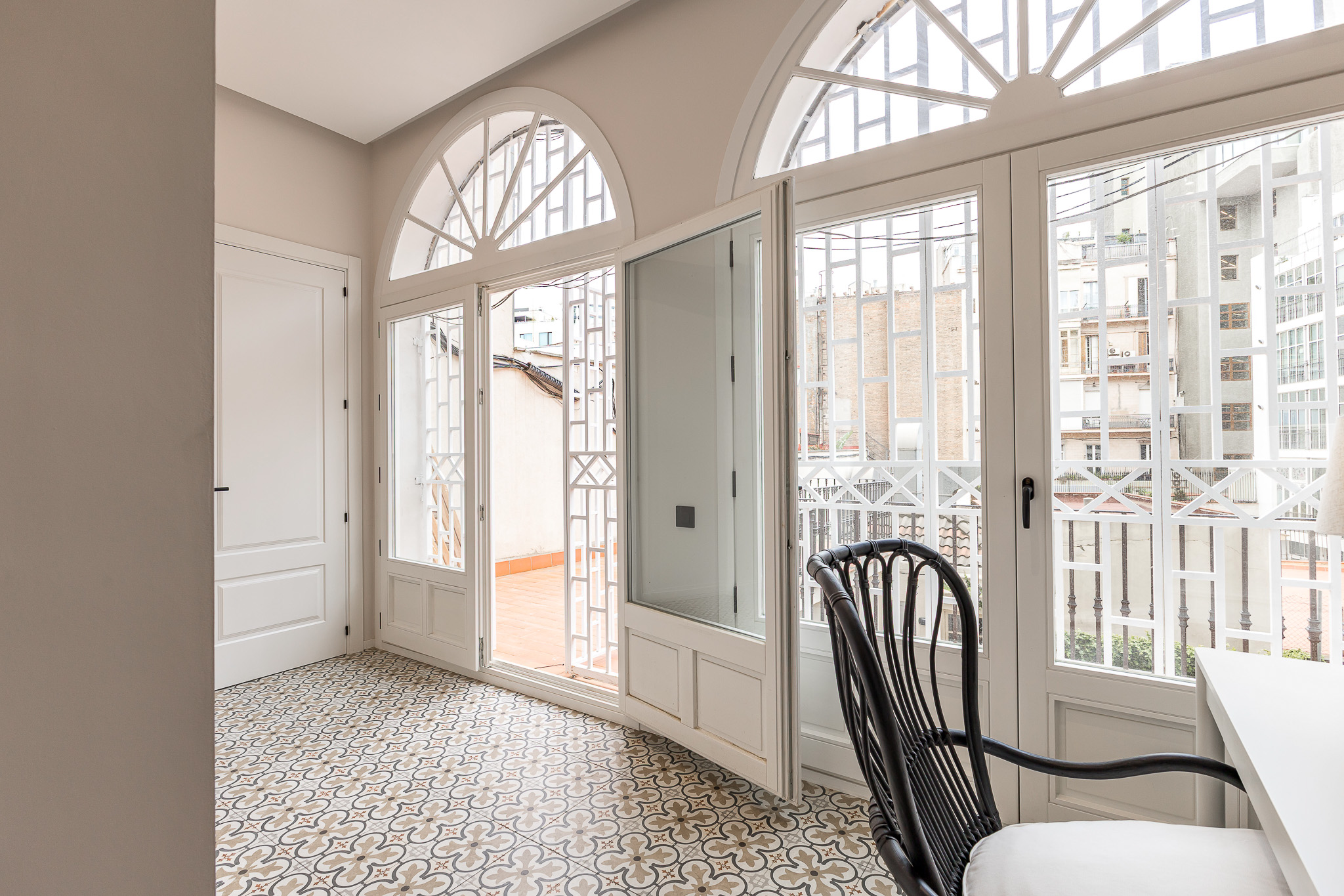 Charming newly renovated apartment on Ronda Sant Pere