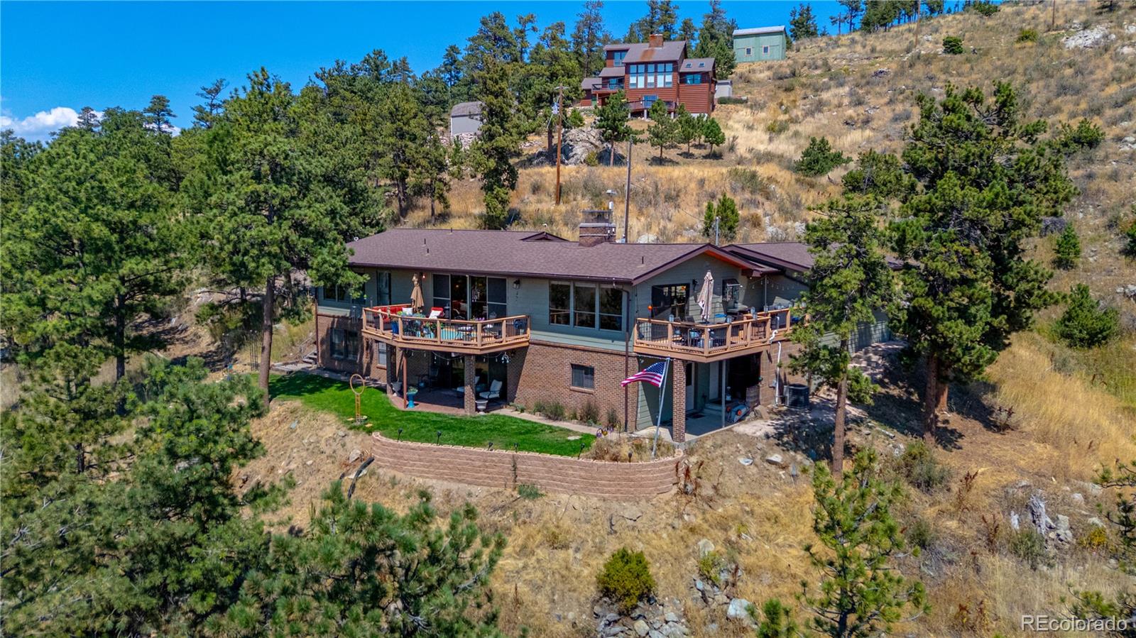 Luxury Living Overlooking Pinewood Reservoir