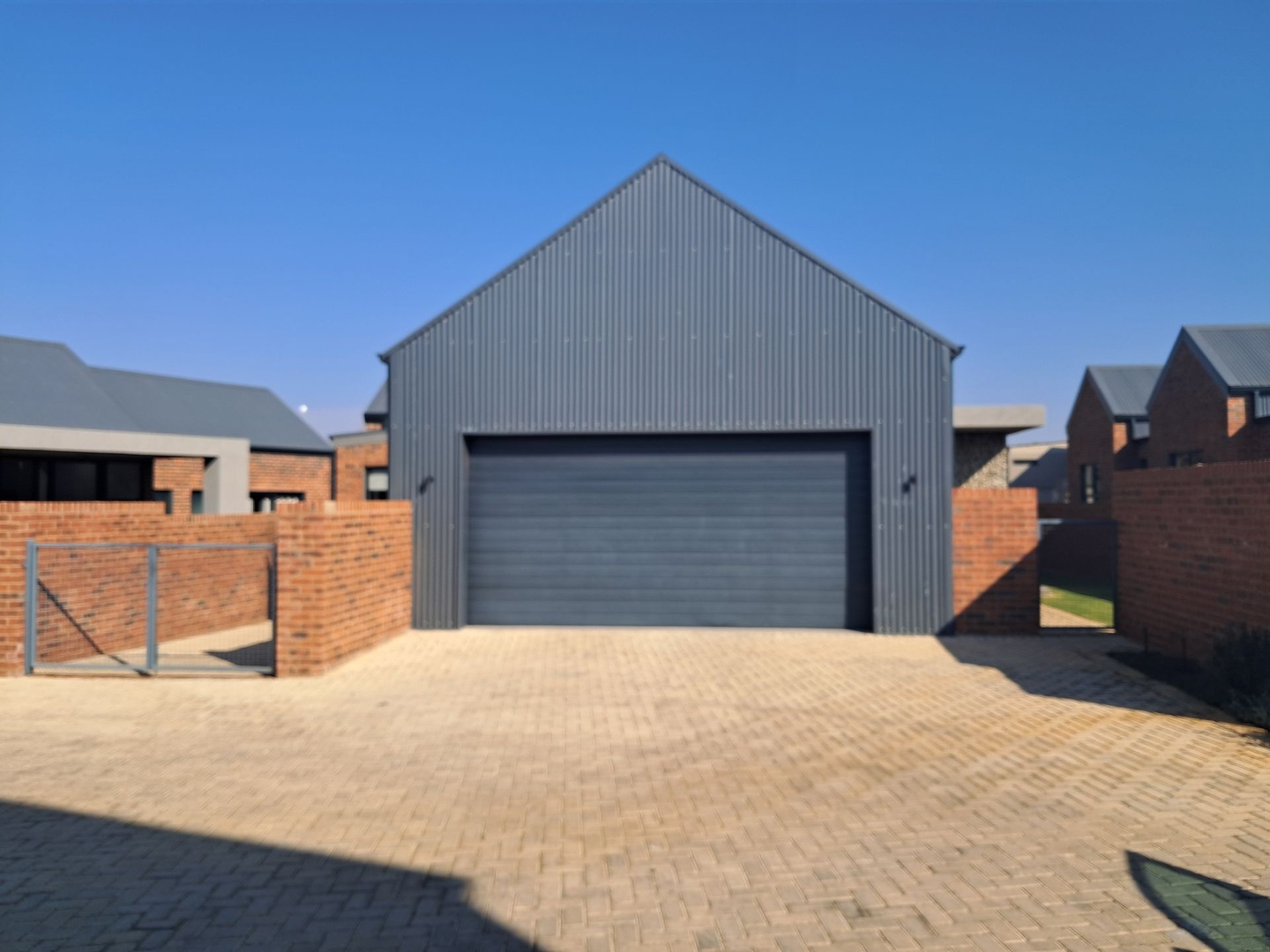 Stunning Upmarket 3 Bedroom House