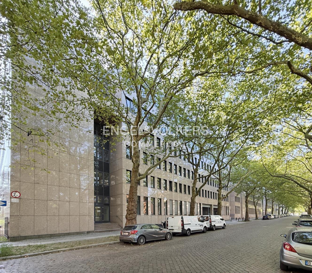 Raum für Ideen: vielseitige Gewerbefläche in Berlin