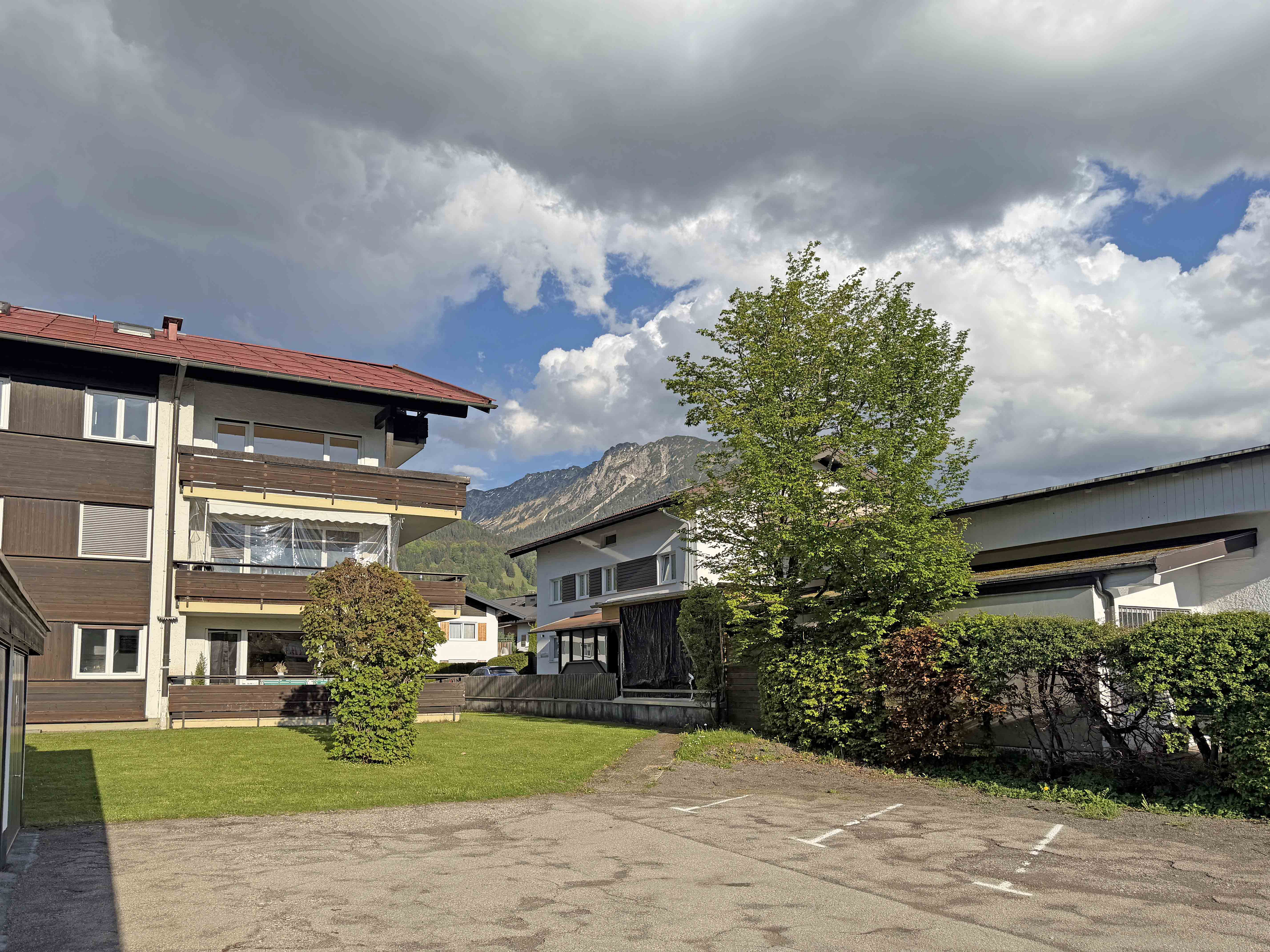 Traumhafte Aussicht, moderne Ausstattung – 2-Zimmer-Wohnung mit Südwest-Balkon und optionalem Garagenstellplatz