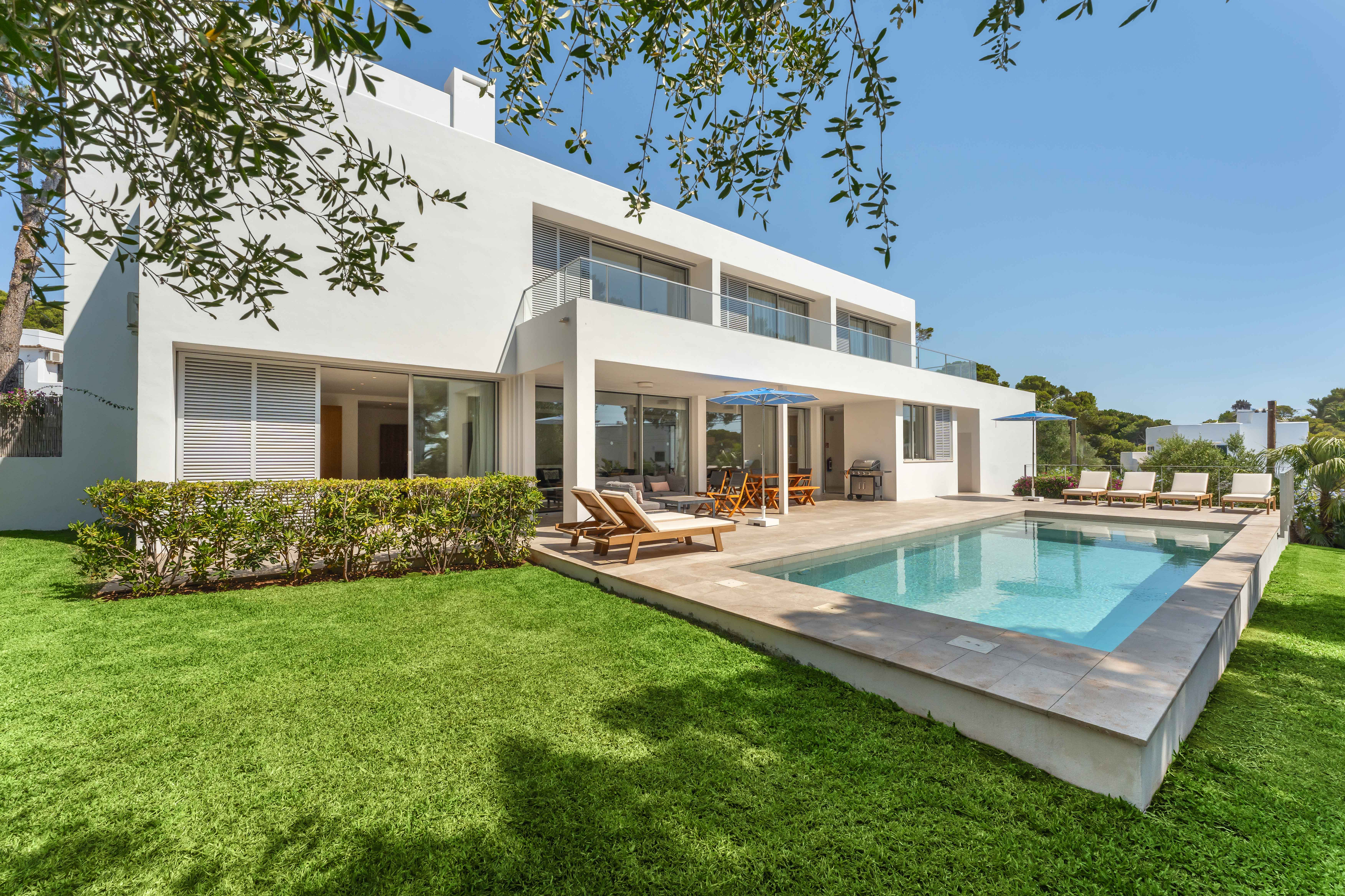 Attractive Modern Villa Within Walking Distance of Cala Petita