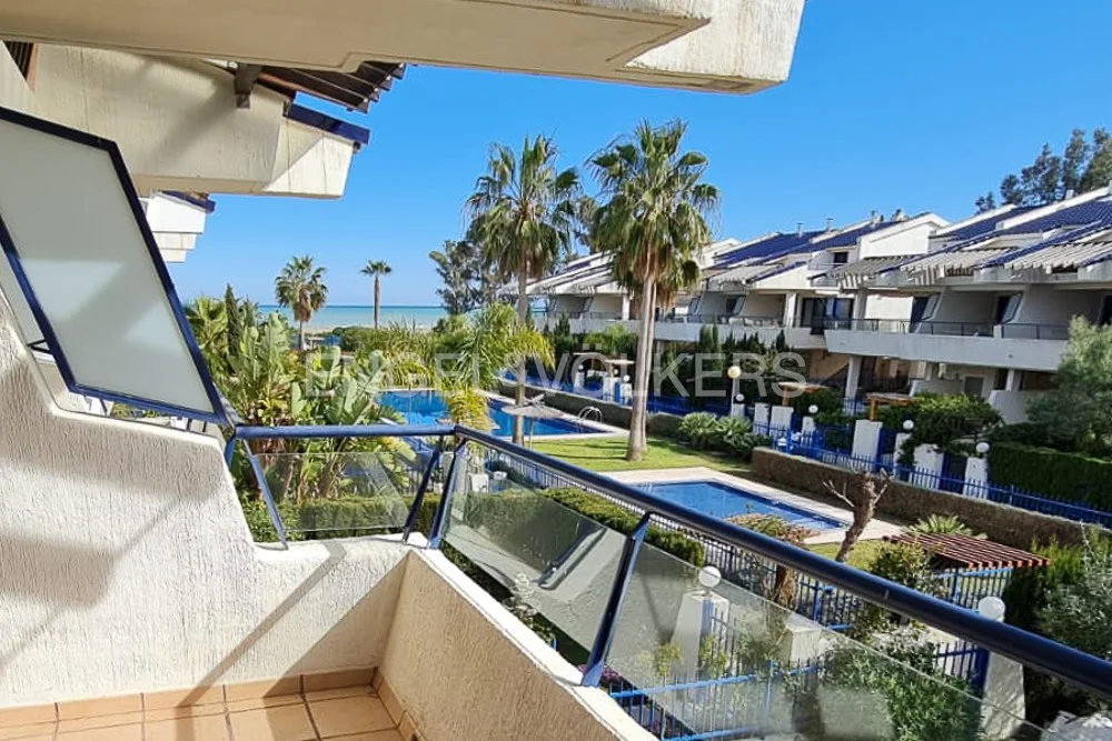 Magnificent townhouse on the beachfront in Sagunto