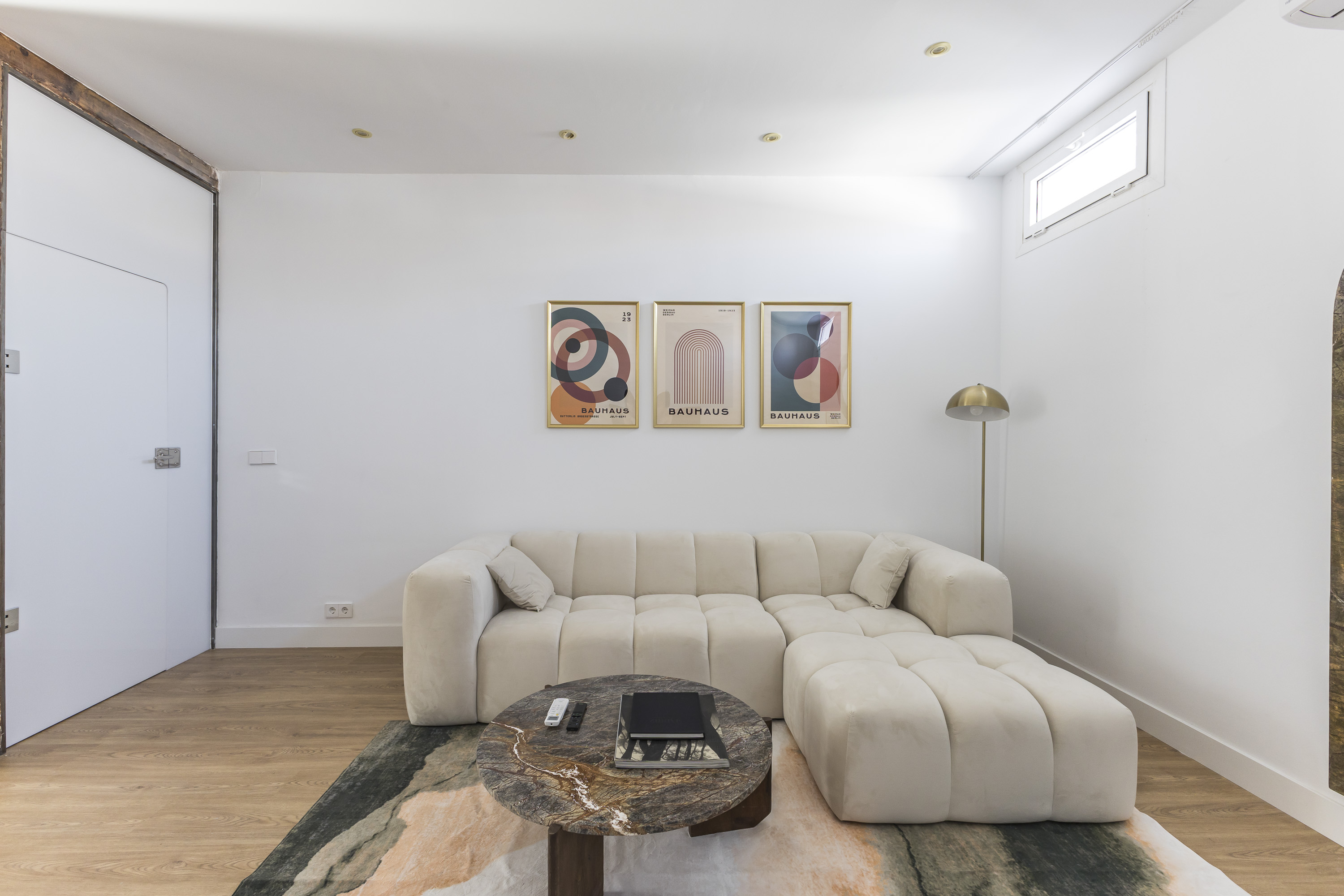 Exclusive Renovated Designer Duplex Penthouse on 5th Floor in Justicia