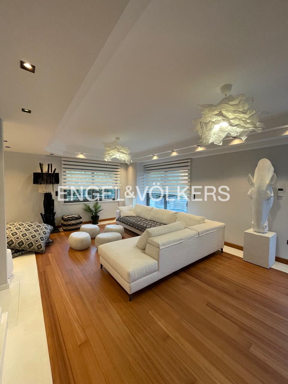 Modern furnished and renovated maisonette in Glyfada