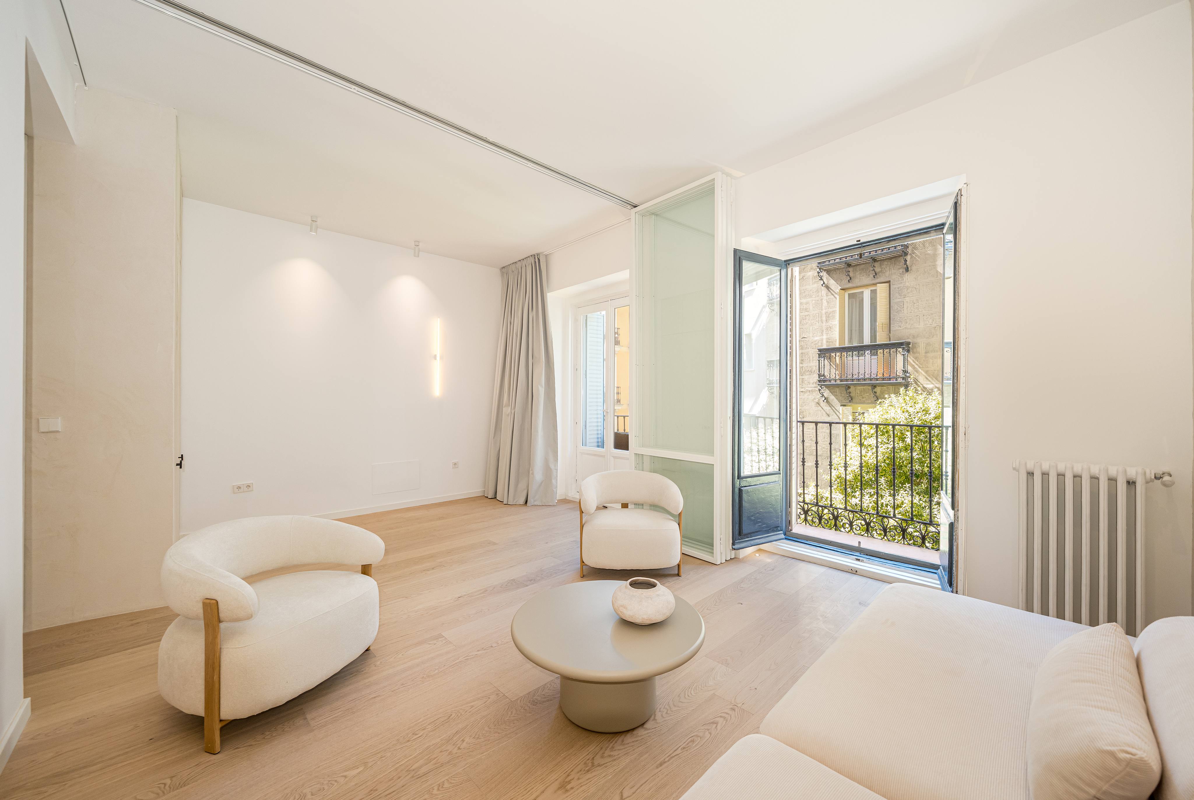 Elegant home with 2 balconies in Prime Justice District