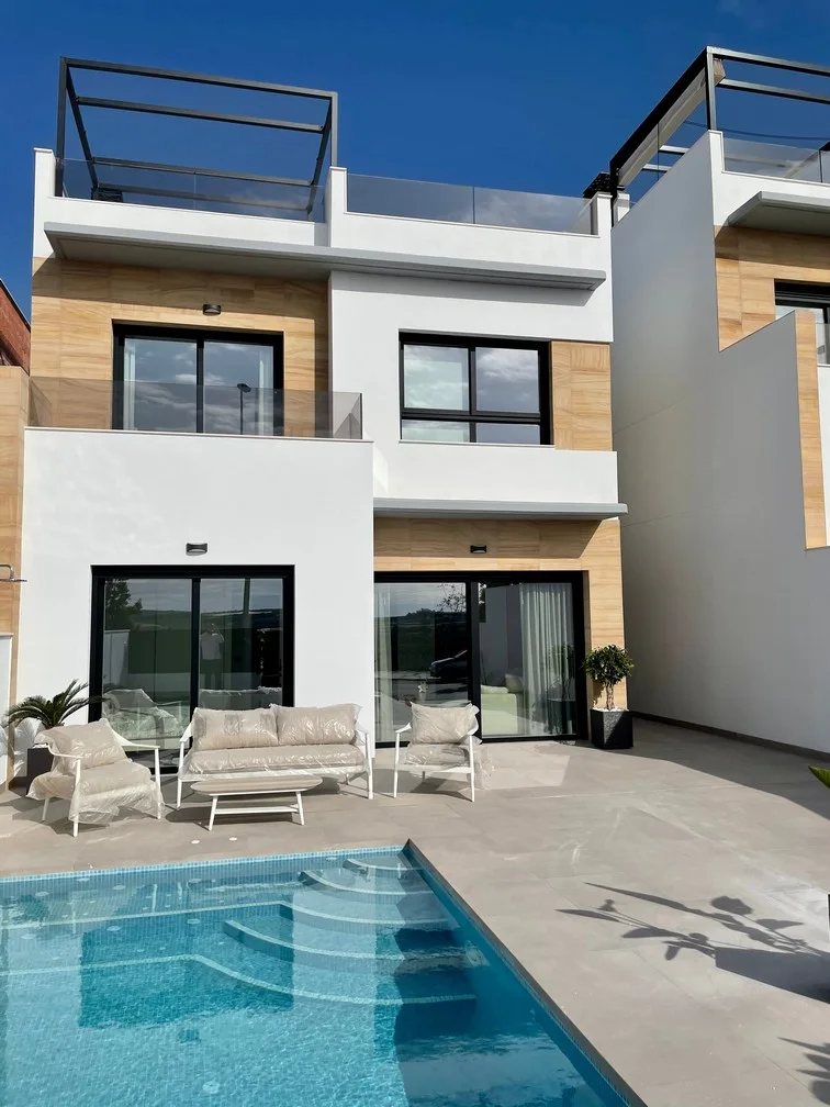 New build villa with pool in Benijofar