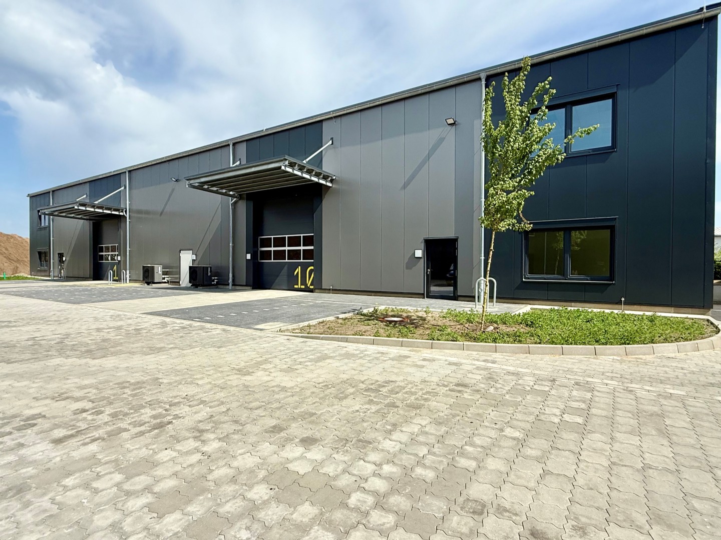 Erstbezug – Produktionsflächen an der BAB 7