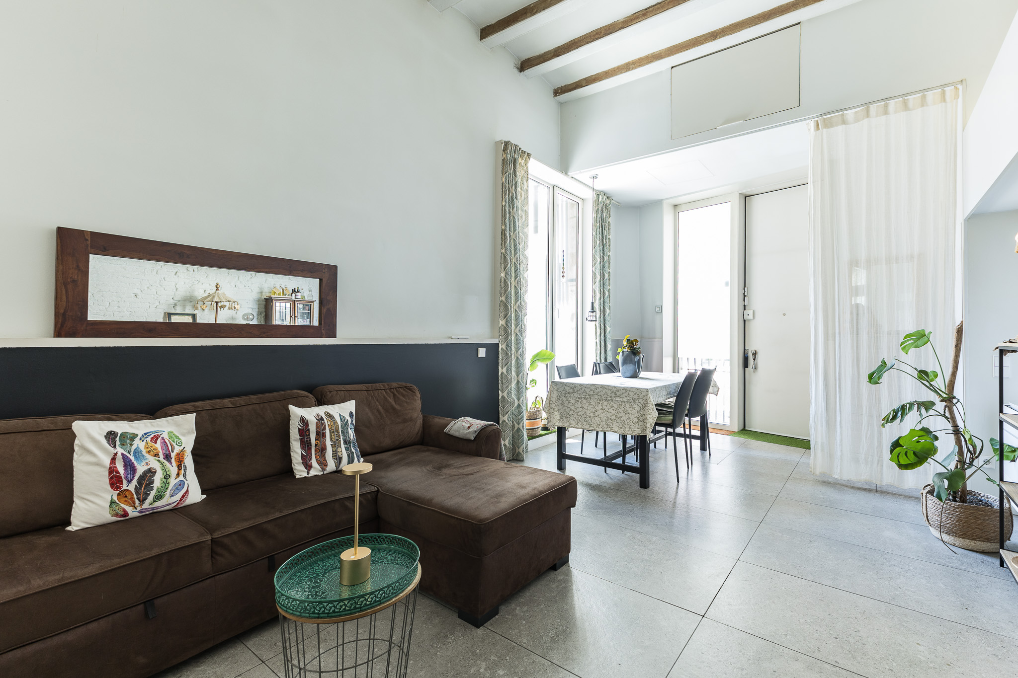 Exclusive fully renovated apartment next to Plaza Iberia