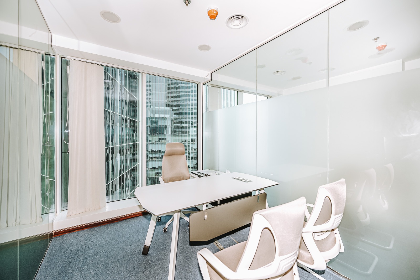 High Floor | Private Cabins | Vacant Nov