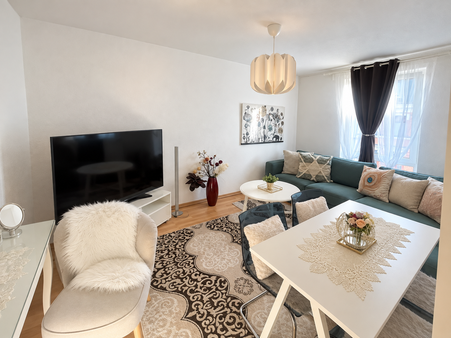 Stilvolle 2-Zimmer-Wohnung mit Einbauküche, Aufzug und Tiefgaragenstellplatz in zentraler Lage nahe Hauptbahnhof