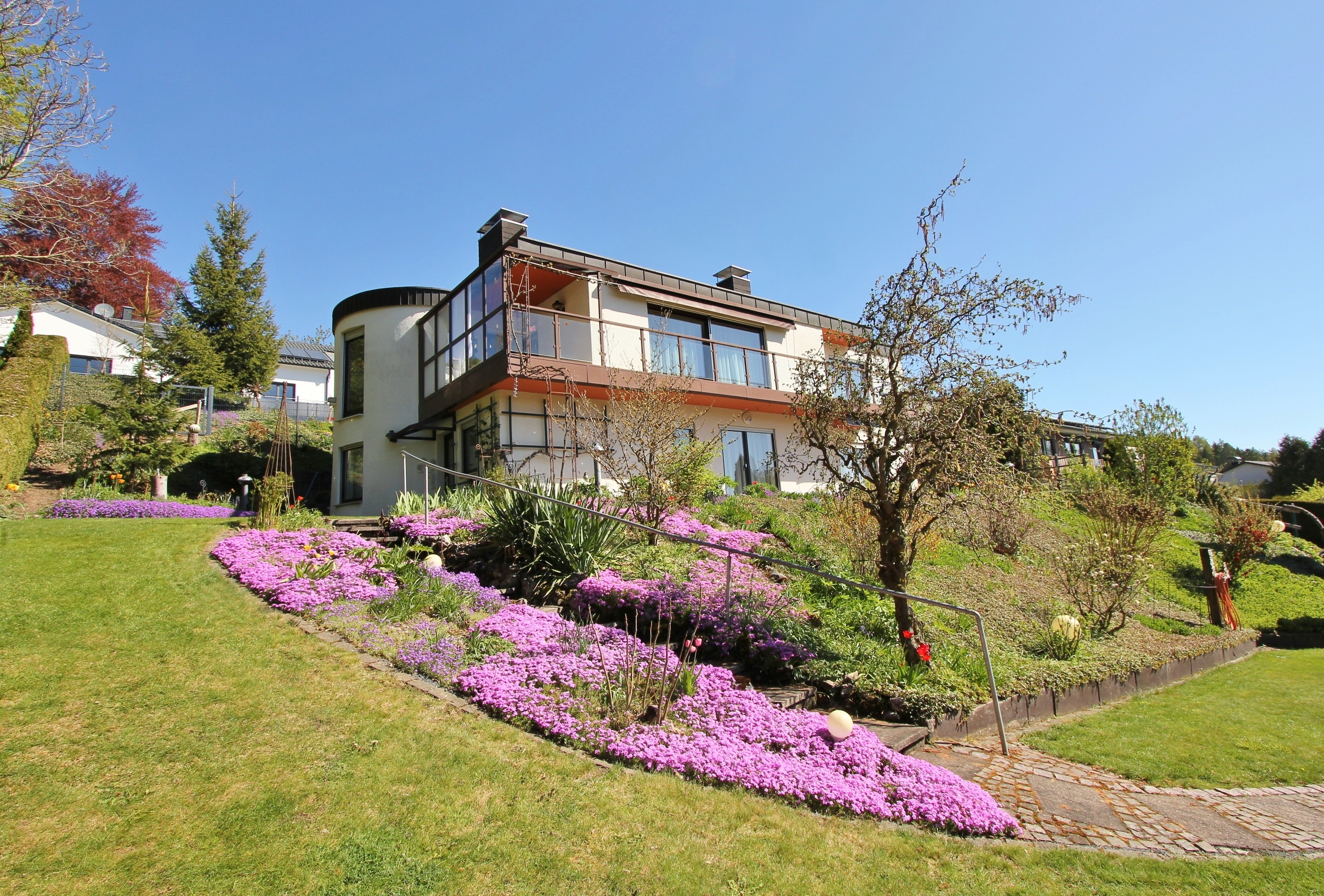 Wohntraum im Grünen: Großzügiges Einfamilienhaus mit parkähnlichem Garten in bester Lage von Trossingen!