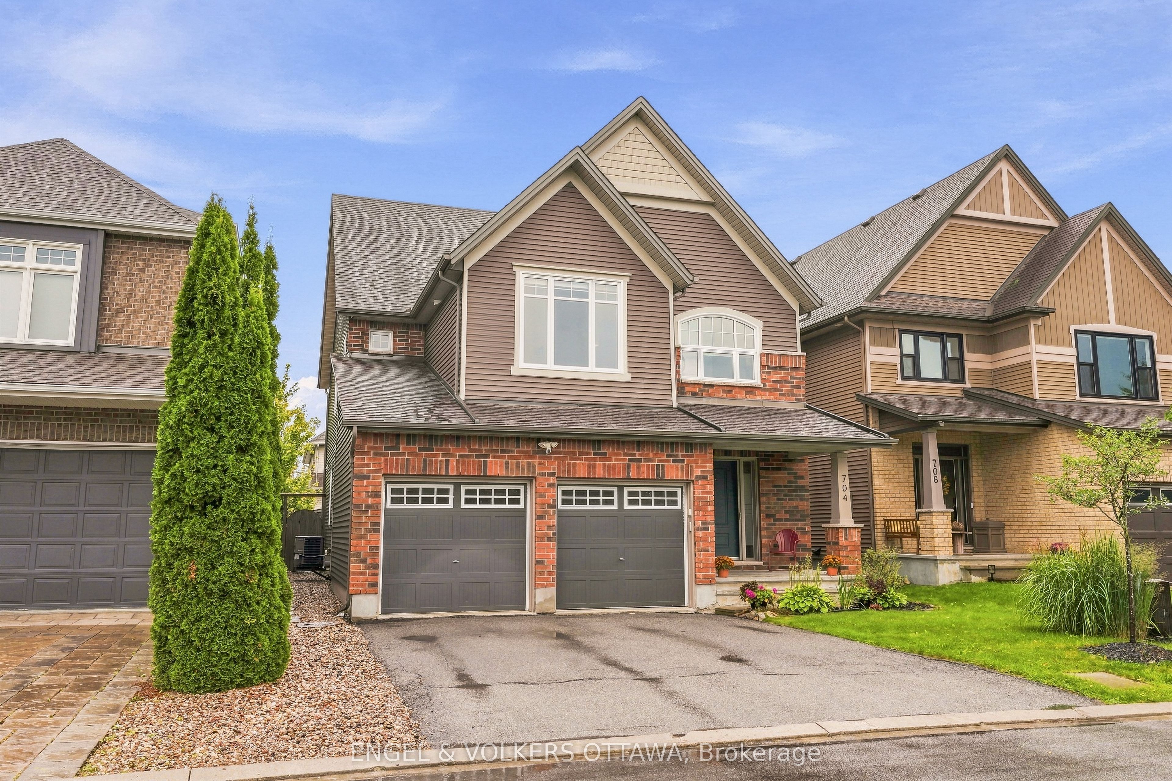 Beautiful 4 bedroom executive home with above ground pool!