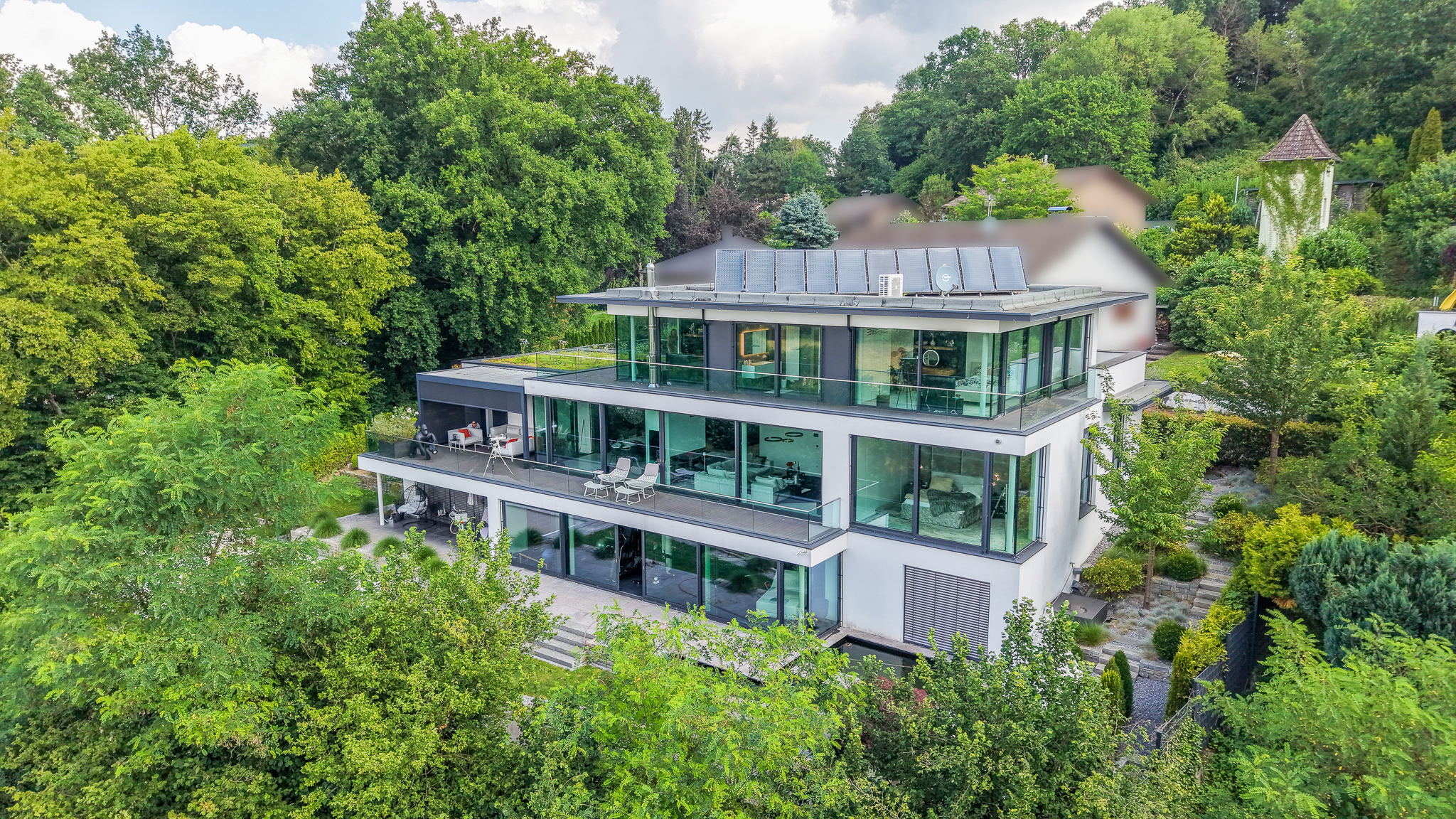 Zeitlose Eleganz mit Panoramablick – Exklusive Villa in begehrter Lage