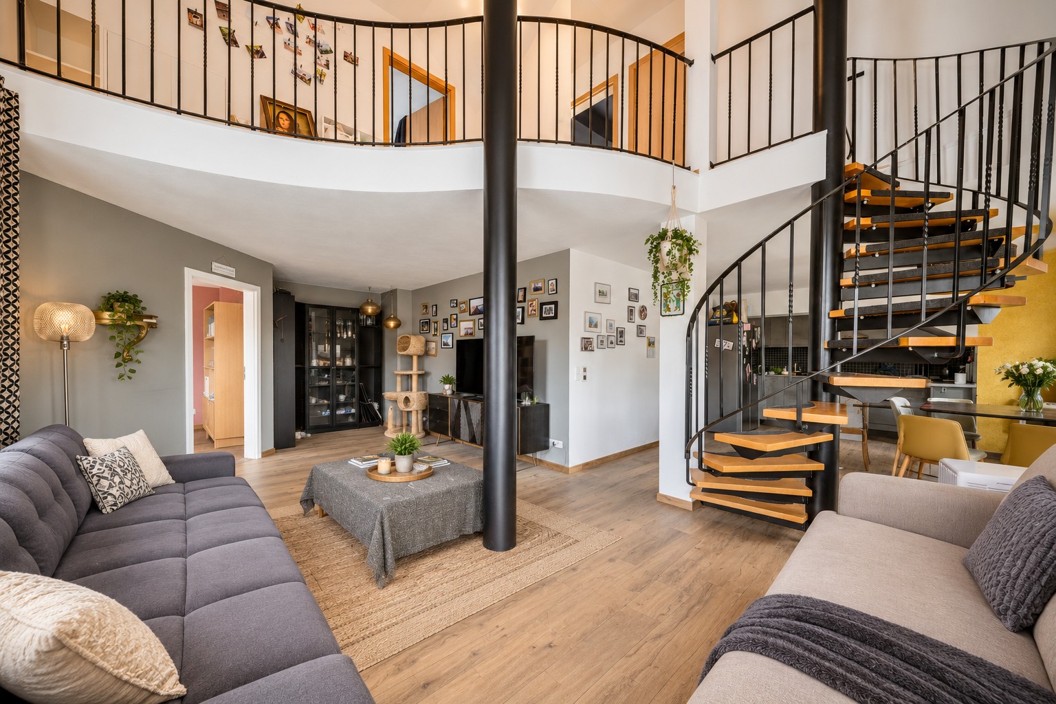 Lichtdurchflutete Maisonette mit Dachterrasse – außergewöhnliches Wohnen im Herzen Mannheims !