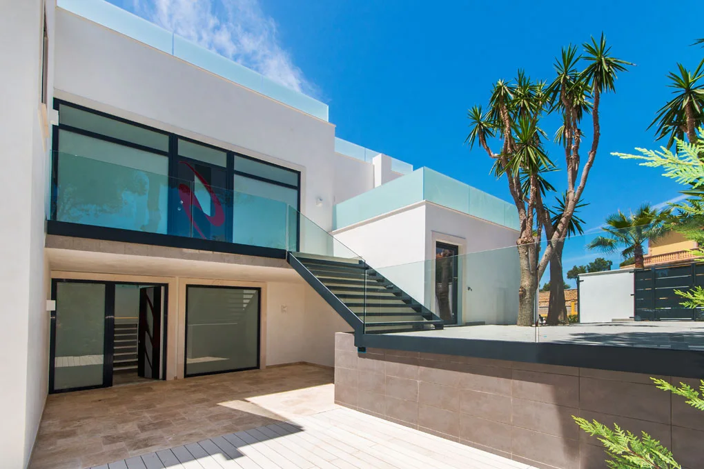 Modern villa with Seaview