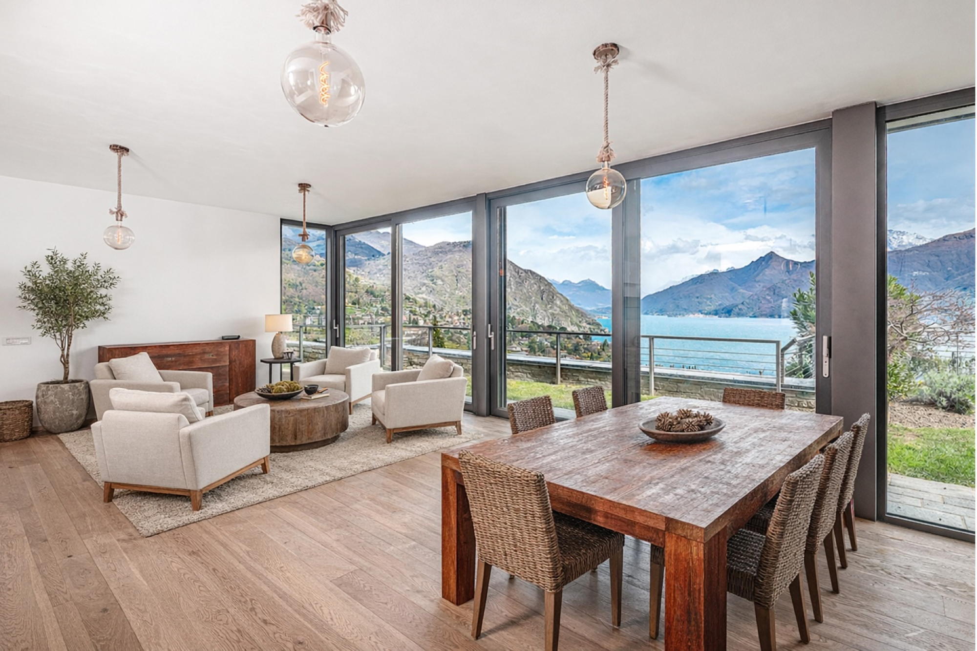 Modernes Apartment mit Seeblick