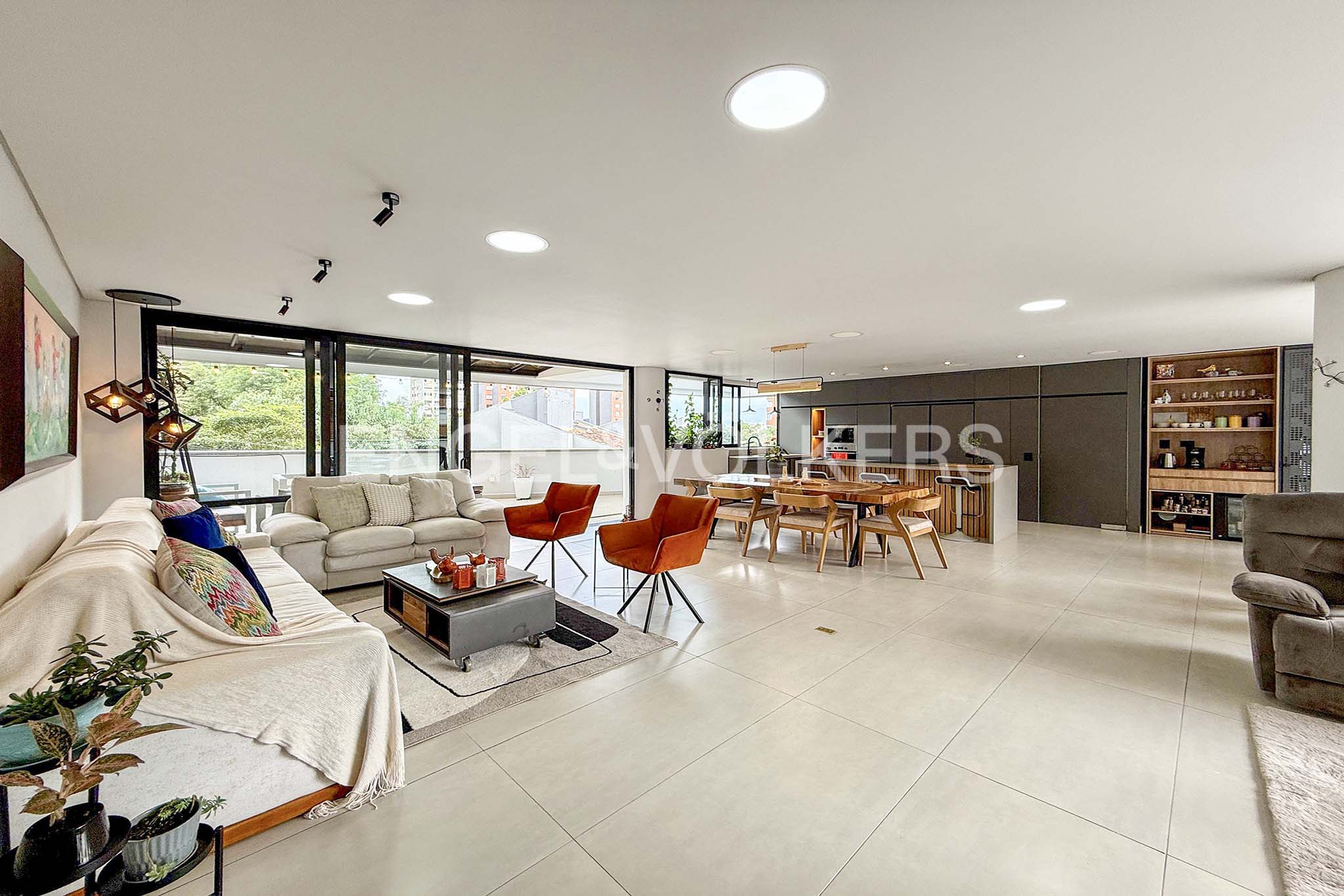 Apartamento con terrazas para venta en El Tesoro, El Poblado