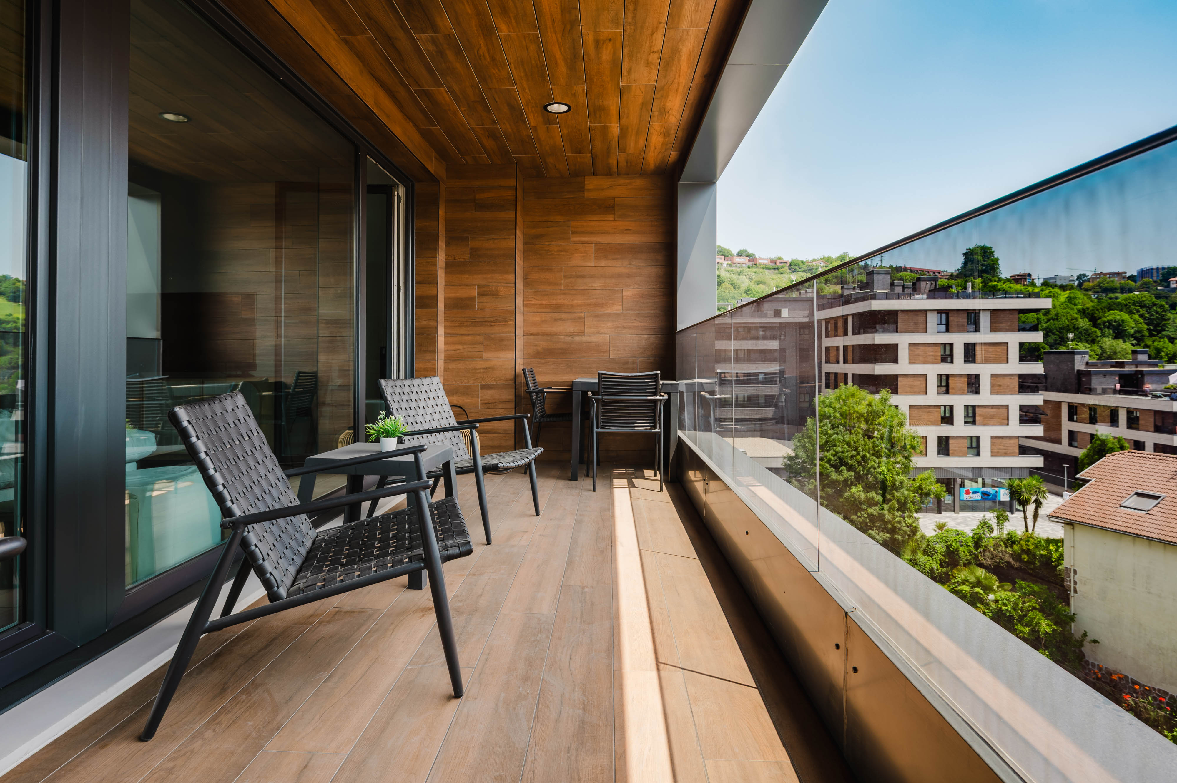 Move into a new home where design, light, and quality of life come together.