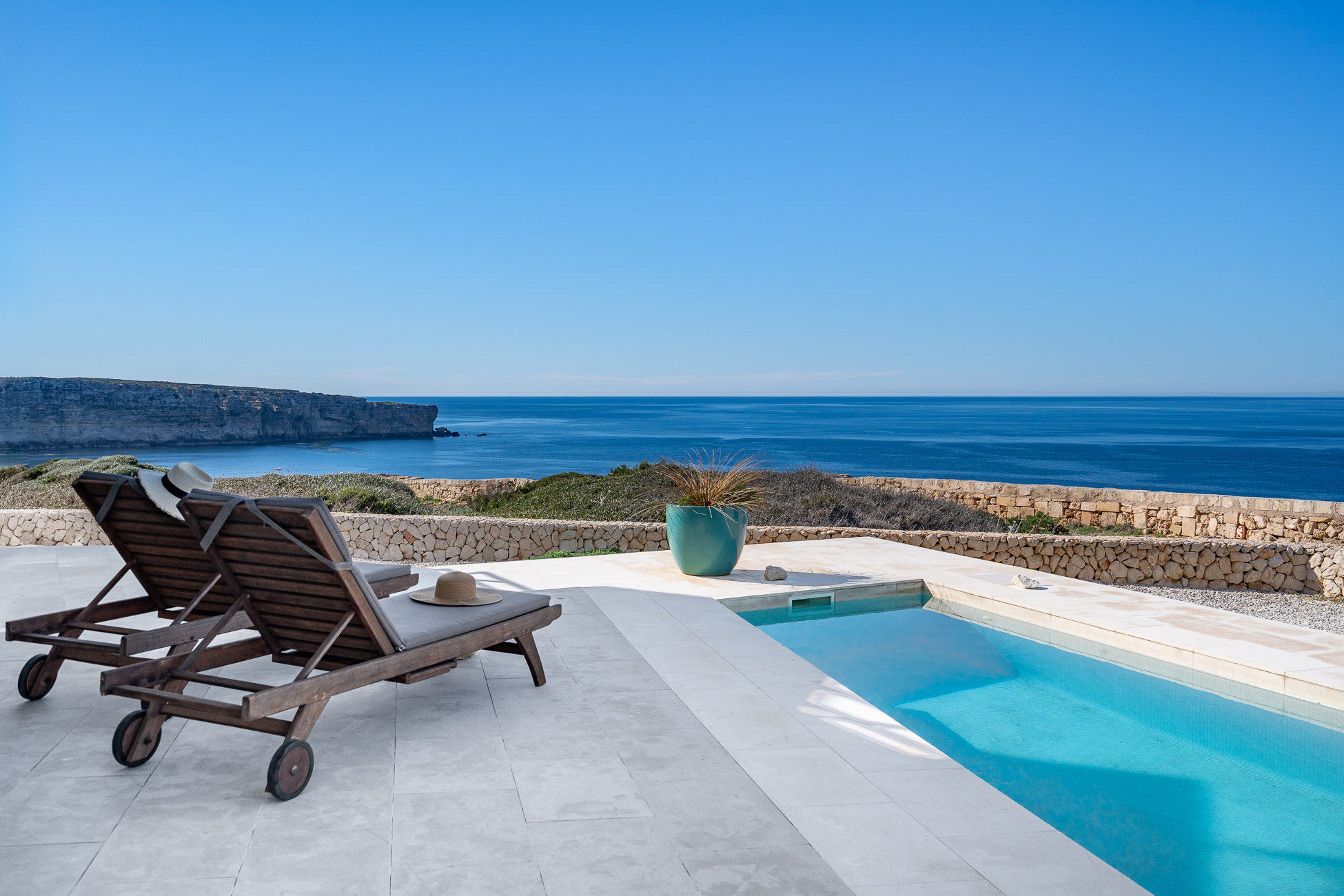 Contemporary frontline villa with tourist licence in Cala Morell, Menorca