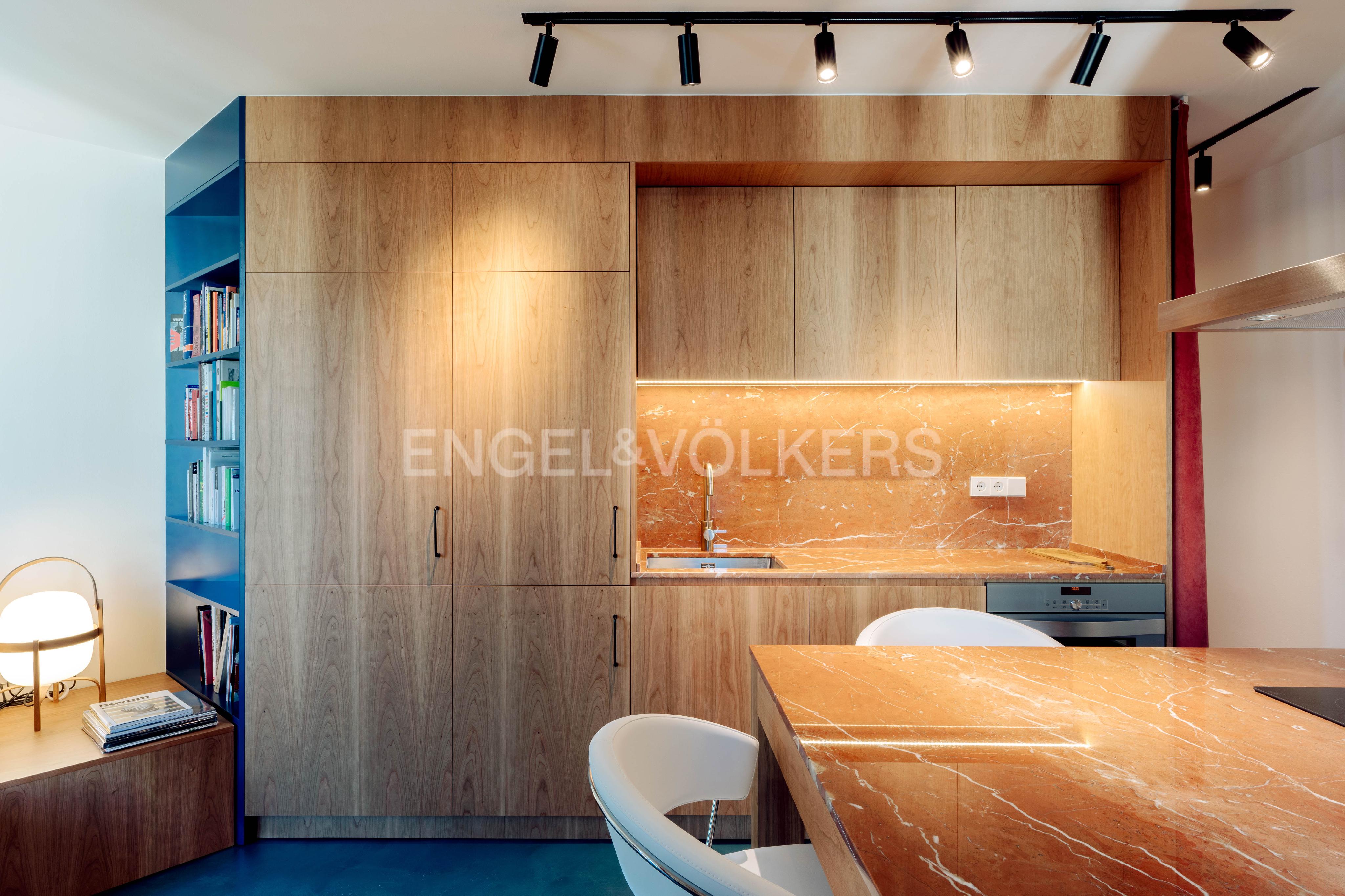 Sehr helle Design-Wohnung im Eixample