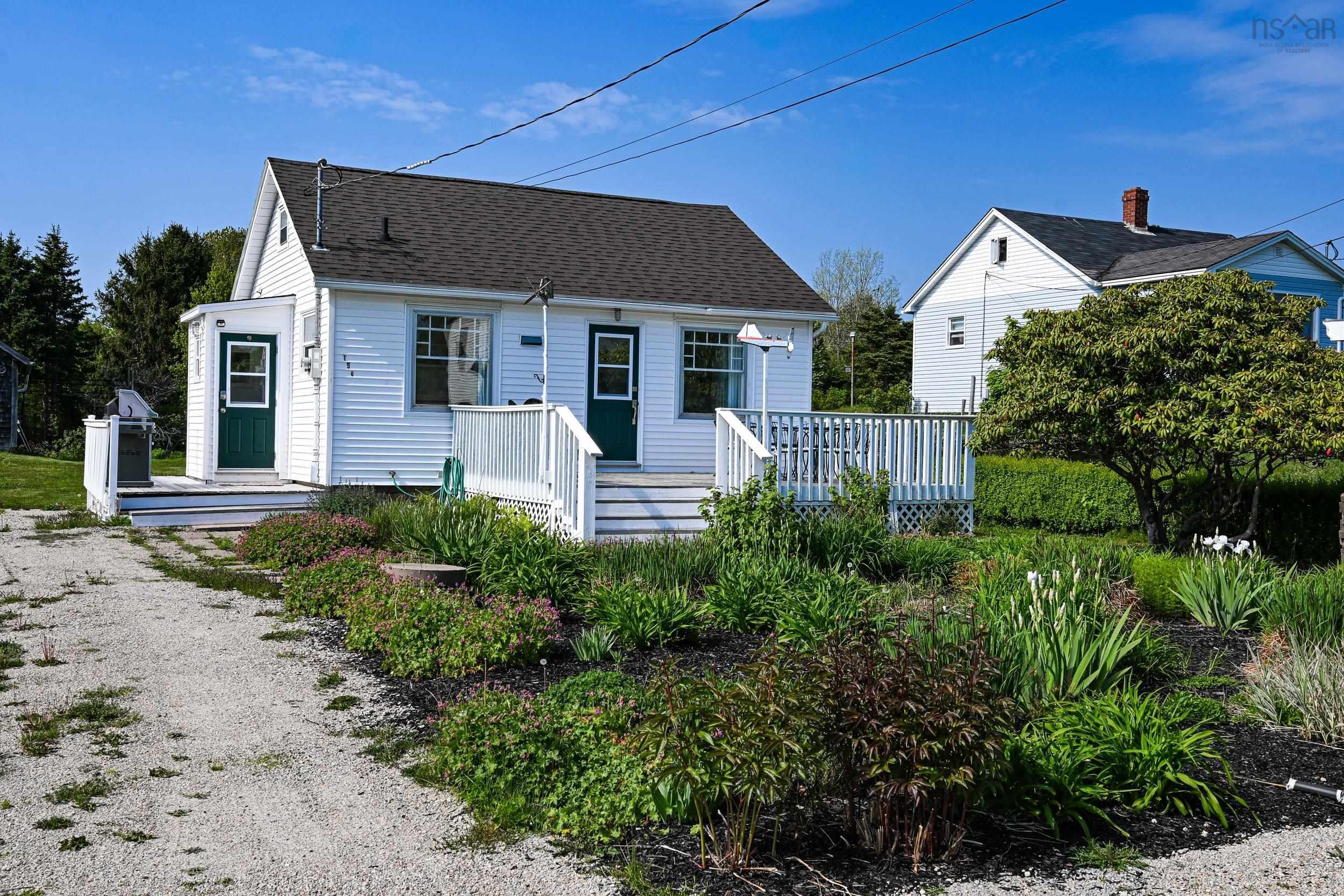 Year-Round Living or a Relaxing Retreat