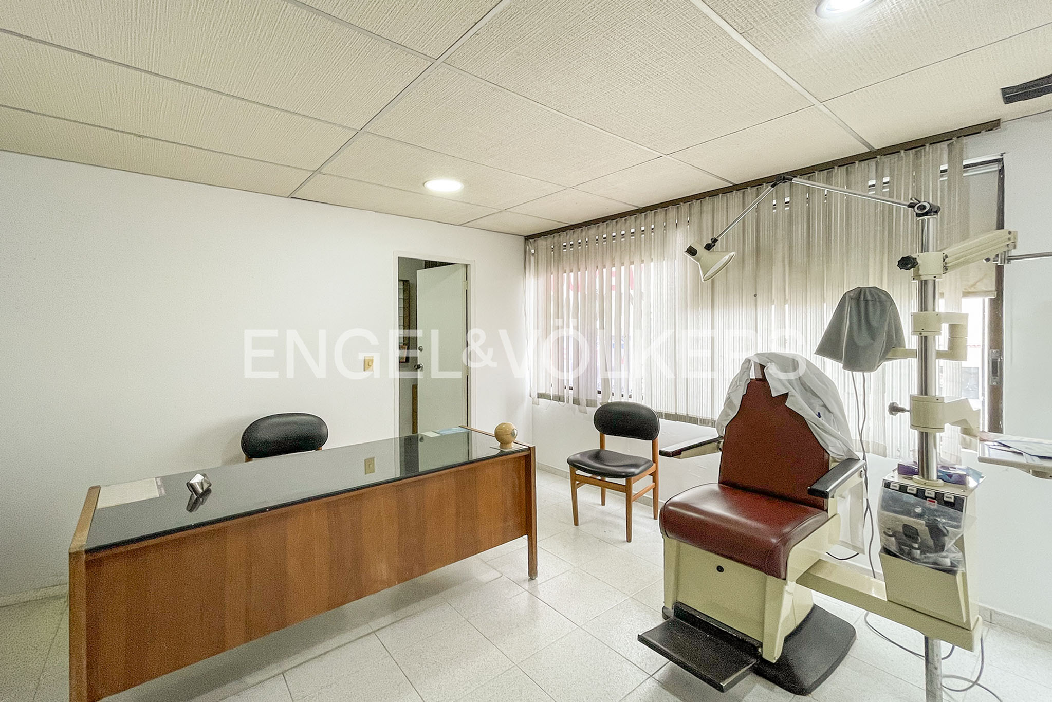 Se vende oficina en sector El Country