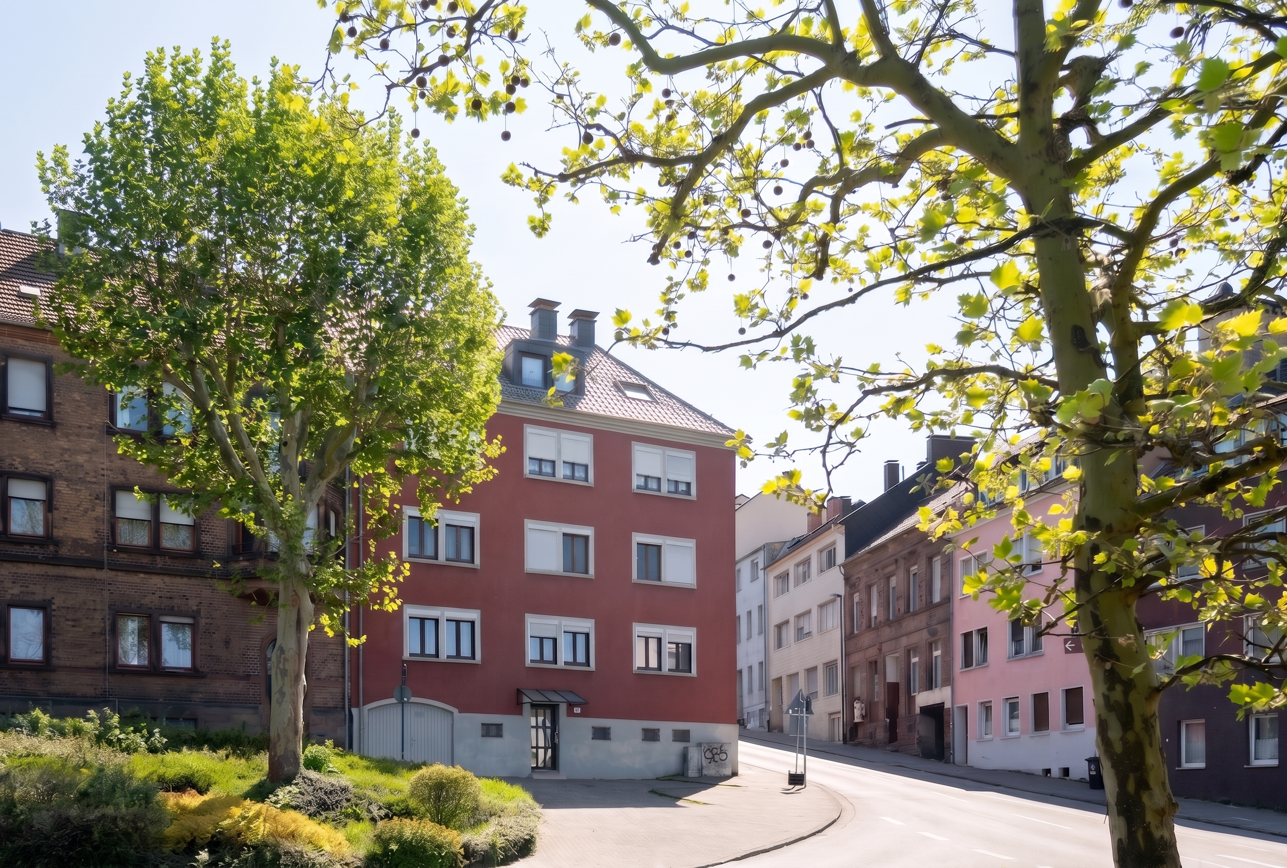 Entwicklungsfähiges Mehrfamilienhaus mit sieben Wohneinheiten in Neunkirchen! [AI-modified]