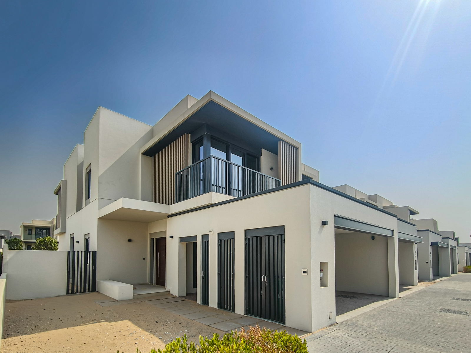 Contemporary Living| Open- Plan Layout | Brand New