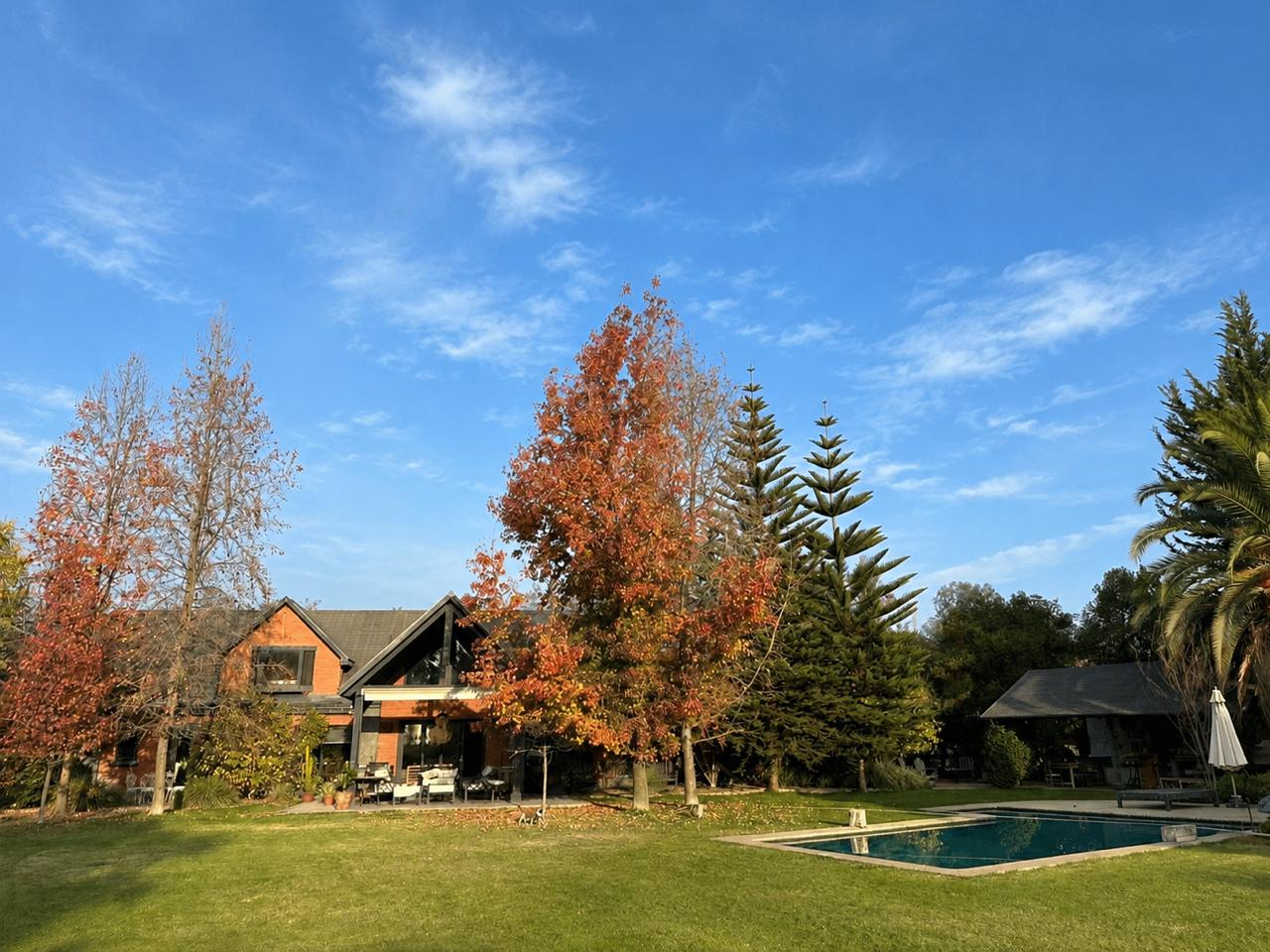 Bajó! Acogedora casa contemporánea en Club de Golf Las Araucarias