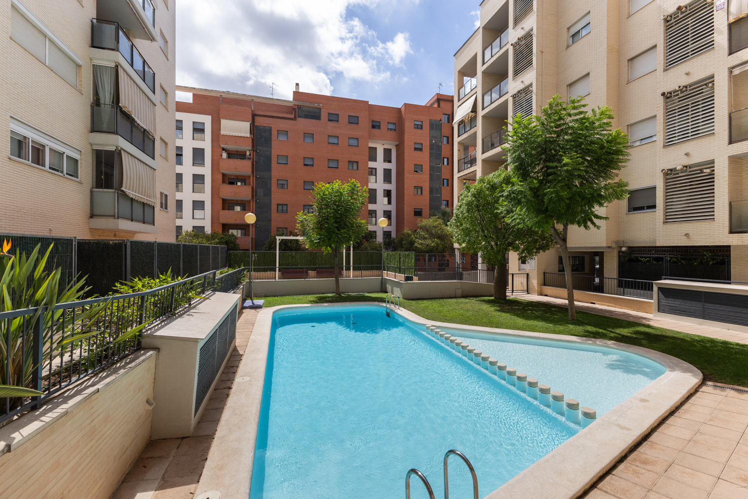 4-bedroom apartment with pool, garden, and parking next to Mas Camarena School