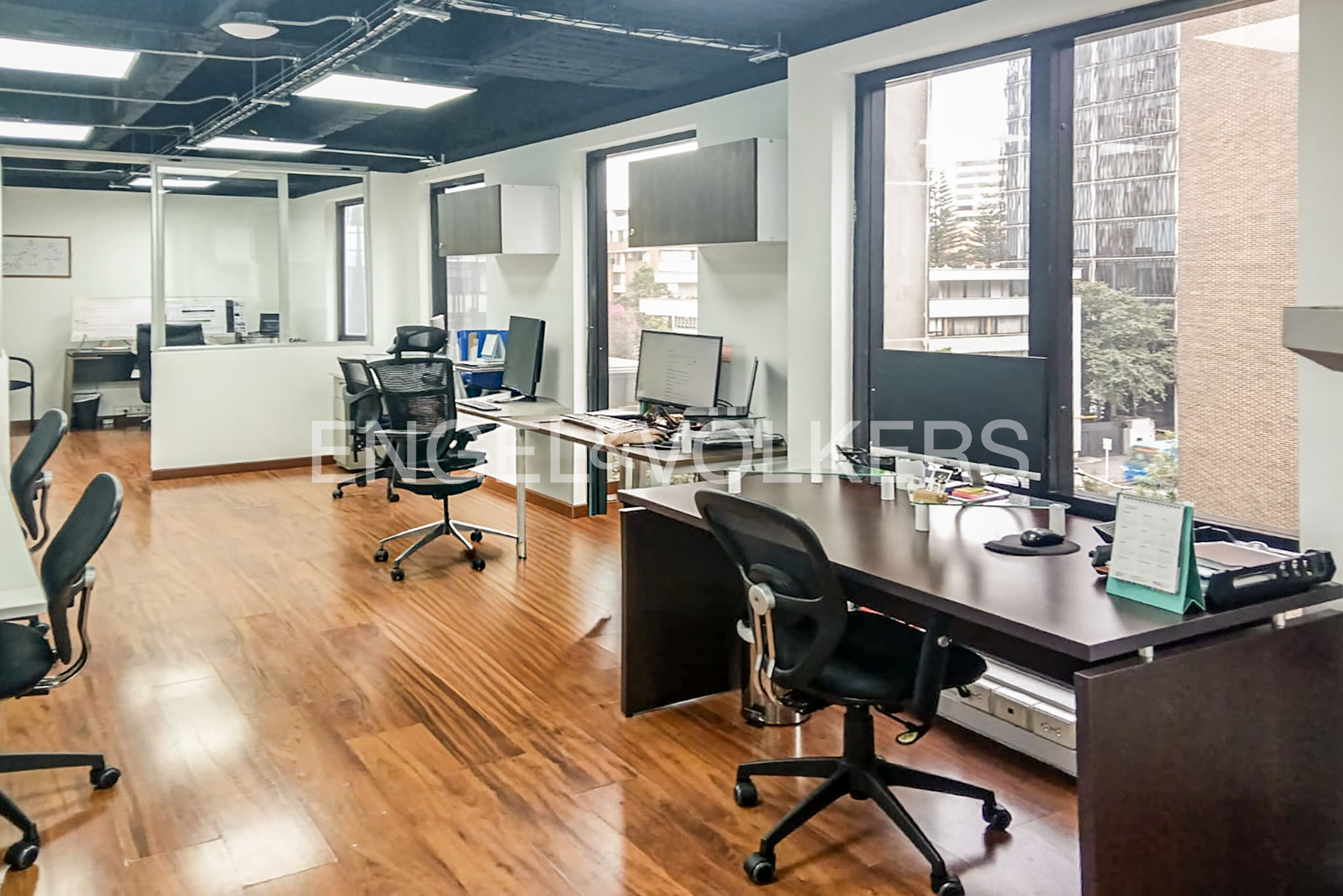 Arriendo oficina 93m2 sector financiero Av. Chile
