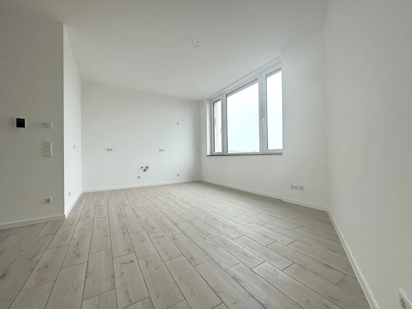 Modernes Penthouse mit Terrasse und Stellplatz - Foto 2