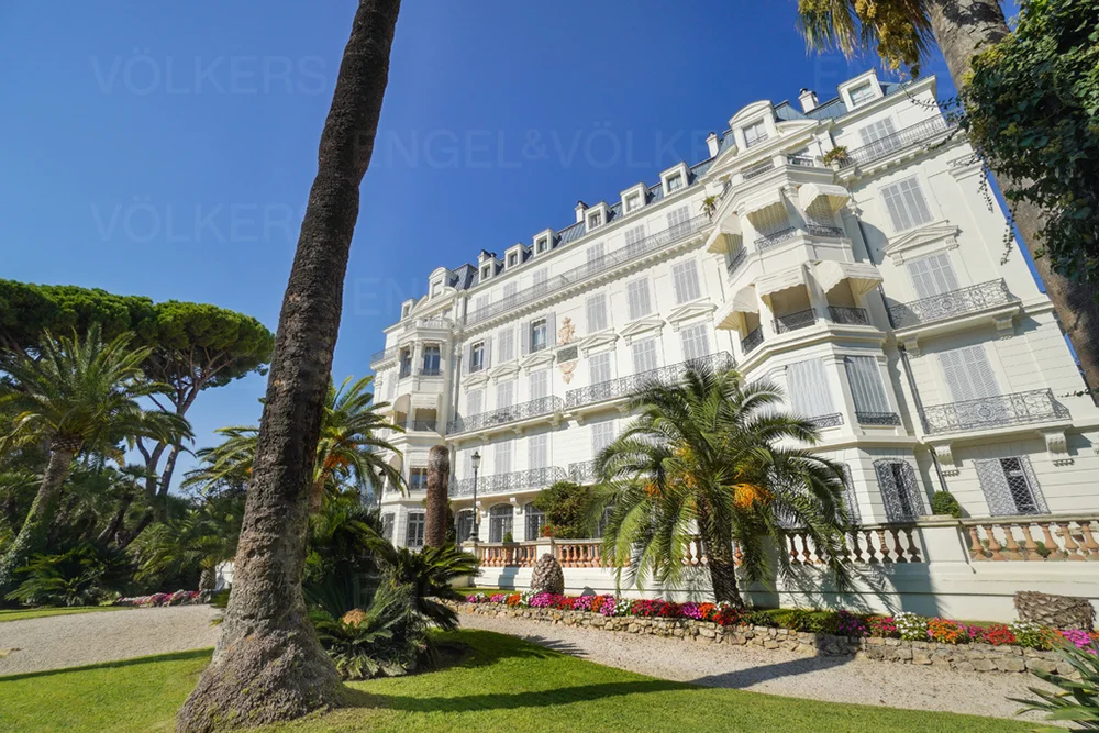 Cannes, 200m2 bourgeois 5-room apartment, close city centre, Montfleury