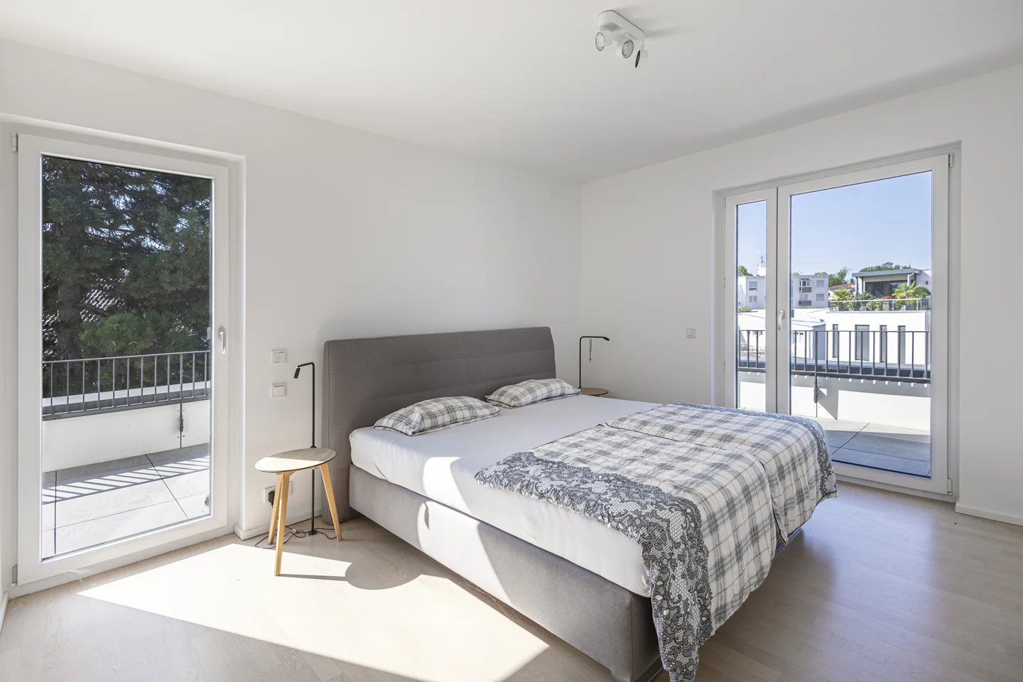 **RESERVIERT** Modernes Stadt-Penthouse mit viel Licht, großer Terrasse & Aufzug - Photo 4