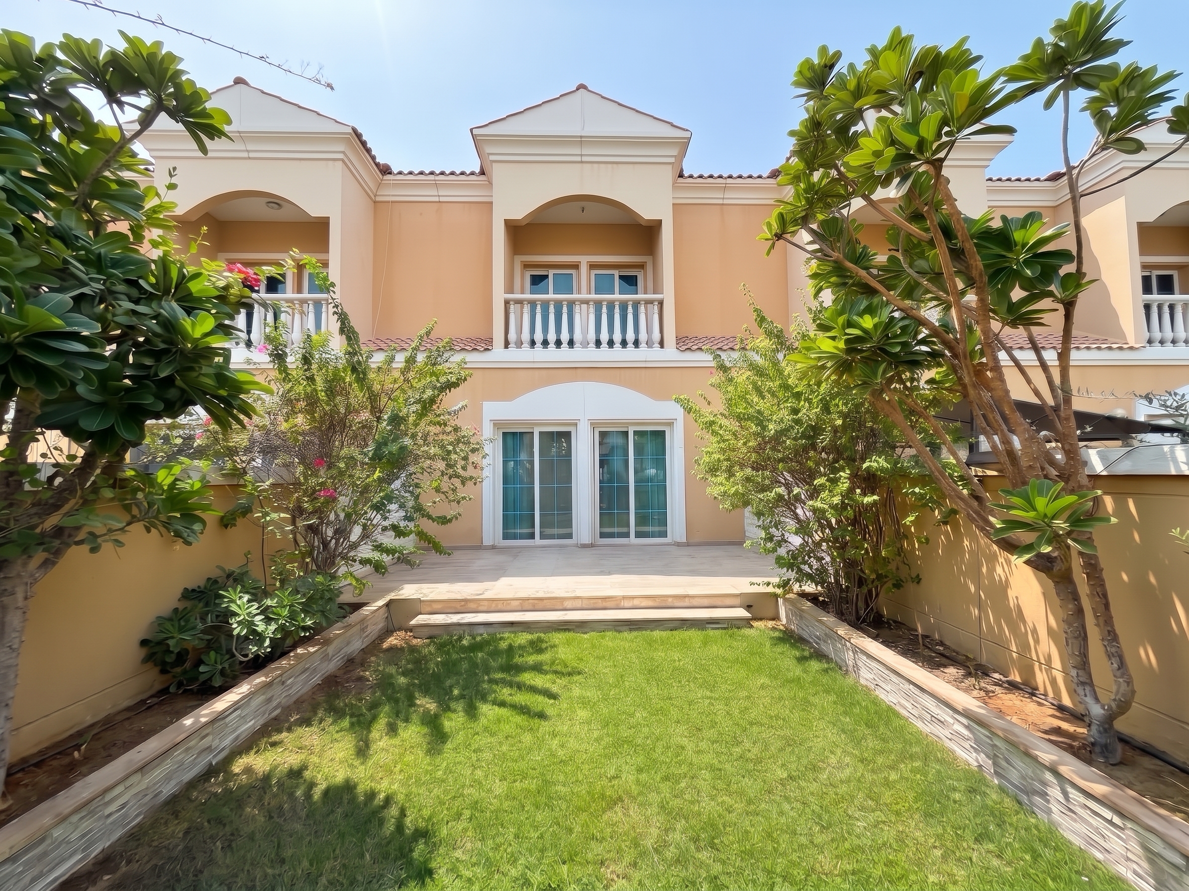 Unfurnished | Fully Upgraded | Single Row | VOT [KI-modifiziert]