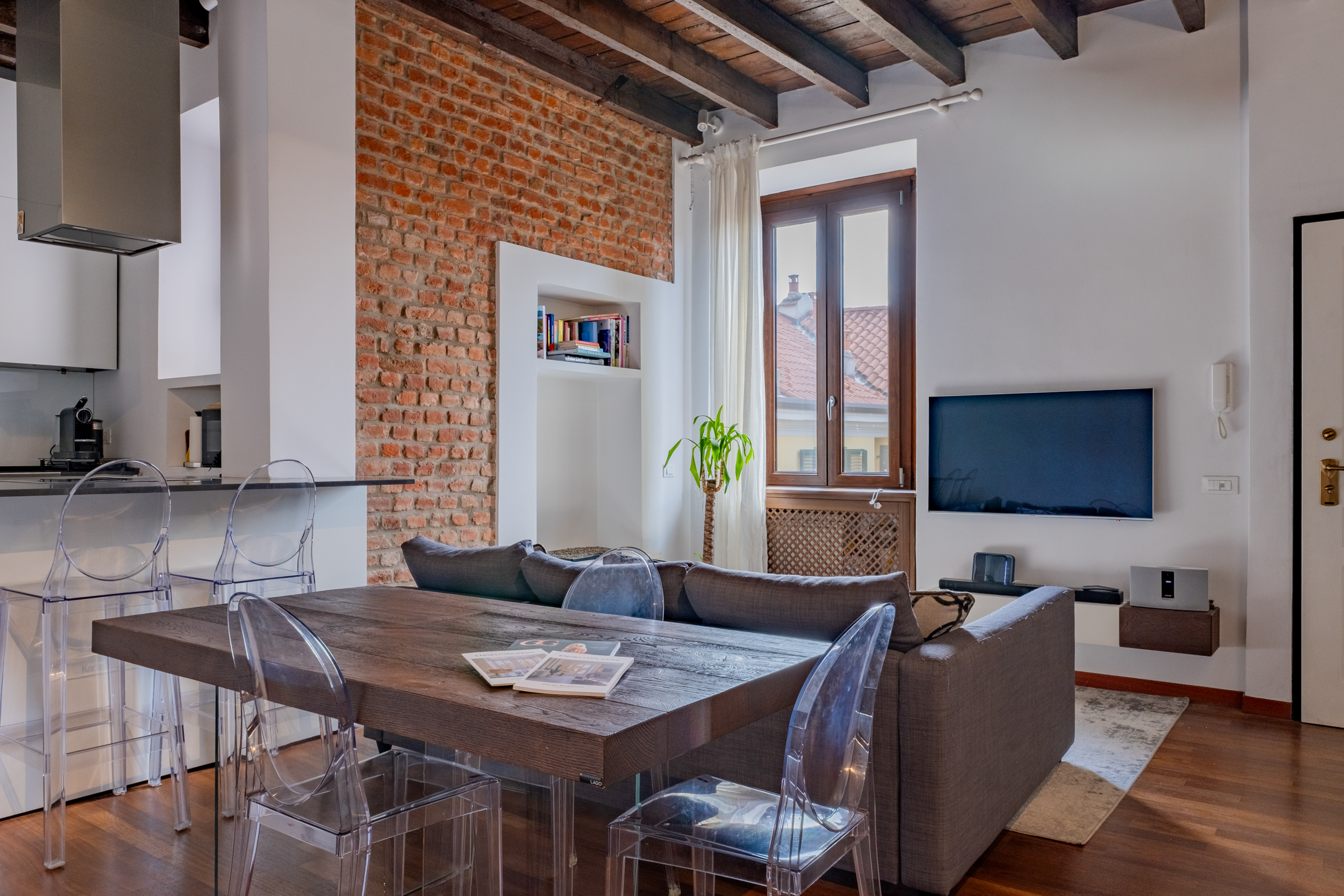 Charming three-room flat in Porta Romana
