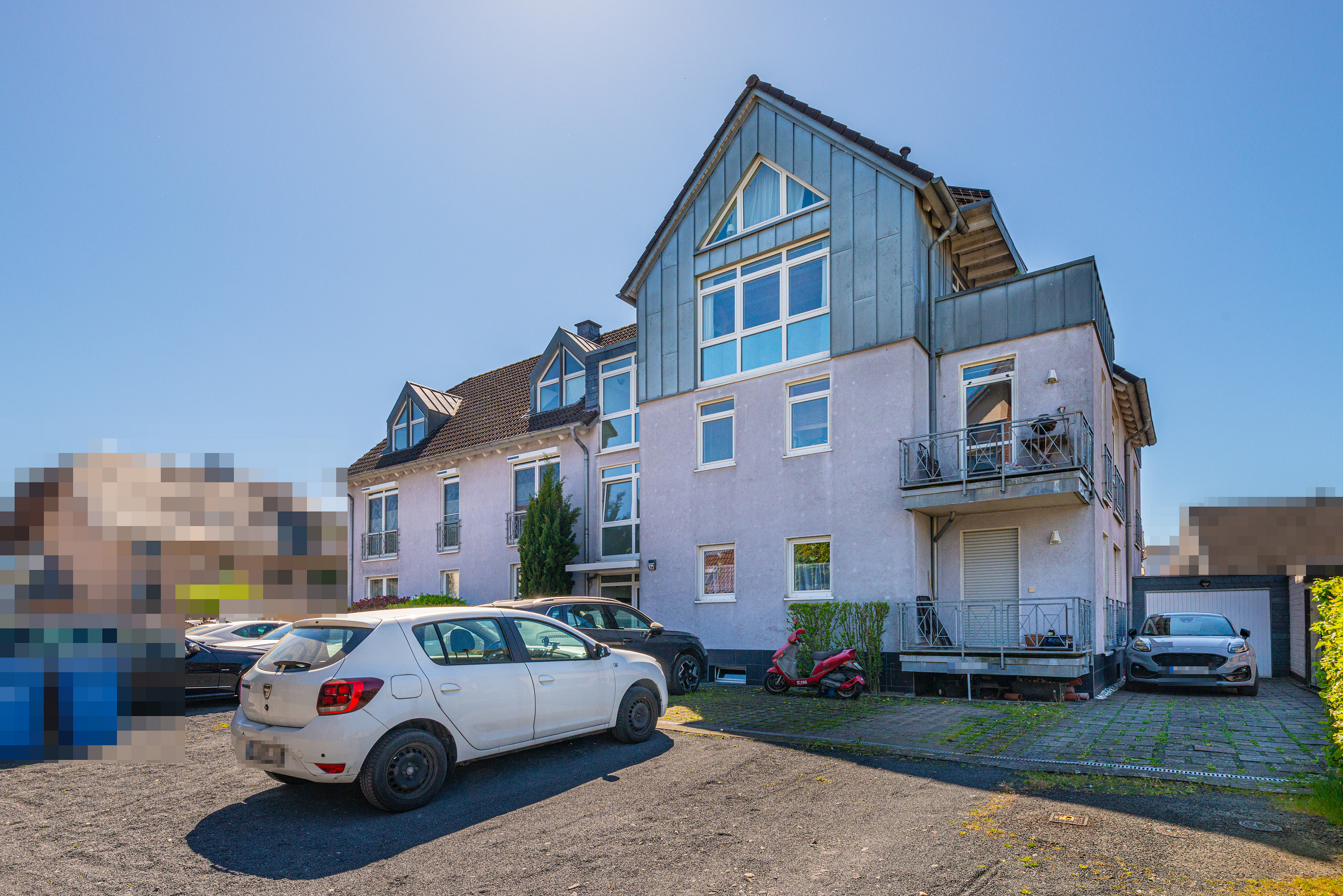 Gepflegte 2-Zimmer-Maisonettewohnung in Leverkusen mit Balkon, ruhiger Grünlage sowie guter Anbindung an Köln und Düsseldorf
